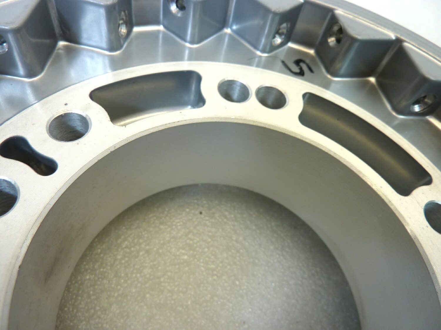 Mozzo ruota anteriore Guzzi California 40 fori diam 180 mm interasse fori 104 mm Nuovo fondo di magazzino - VEDI FOTO - LEGGI DESCRIZIONE - immagine 6