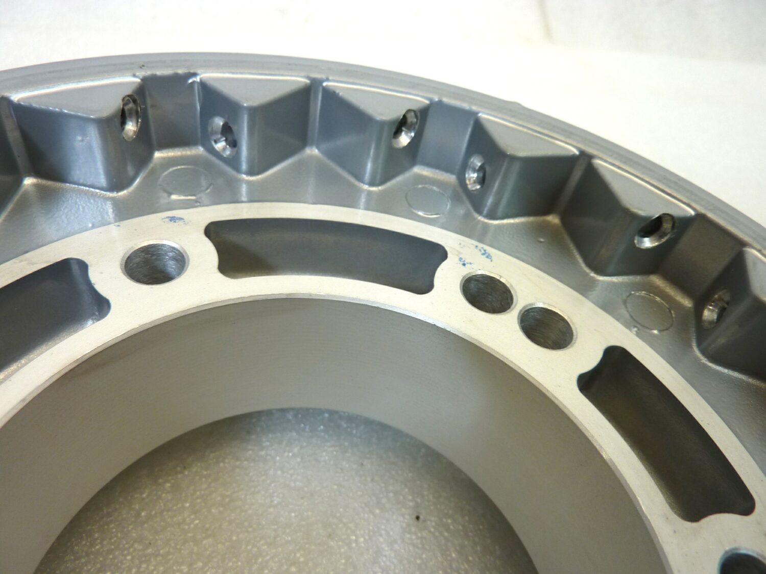 Mozzo ruota anteriore Guzzi California 40 fori diam 180 mm interasse fori 104 mm Nuovo fondo di magazzino - VEDI FOTO - LEGGI DESCRIZIONE - immagine 11