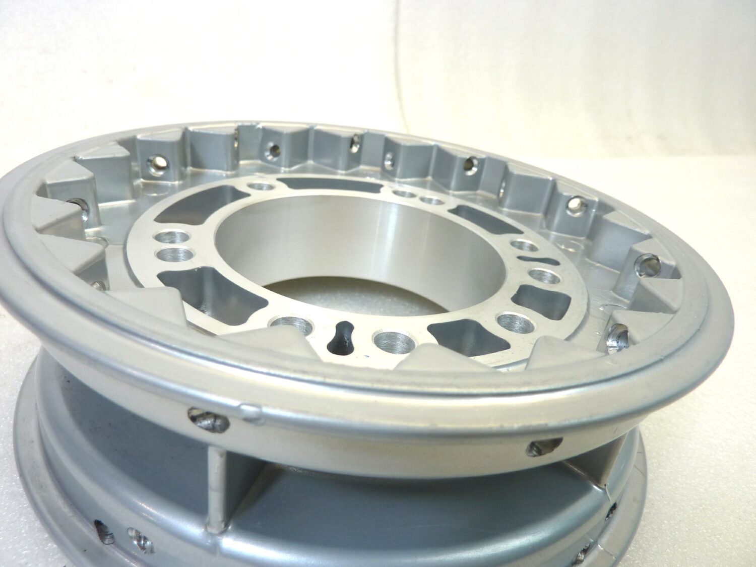 Mozzo ruota anteriore Guzzi California 40 fori diam 180 mm interasse fori 104 mm Nuovo fondo di magazzino - VEDI FOTO - LEGGI DESCRIZIONE - immagine 12