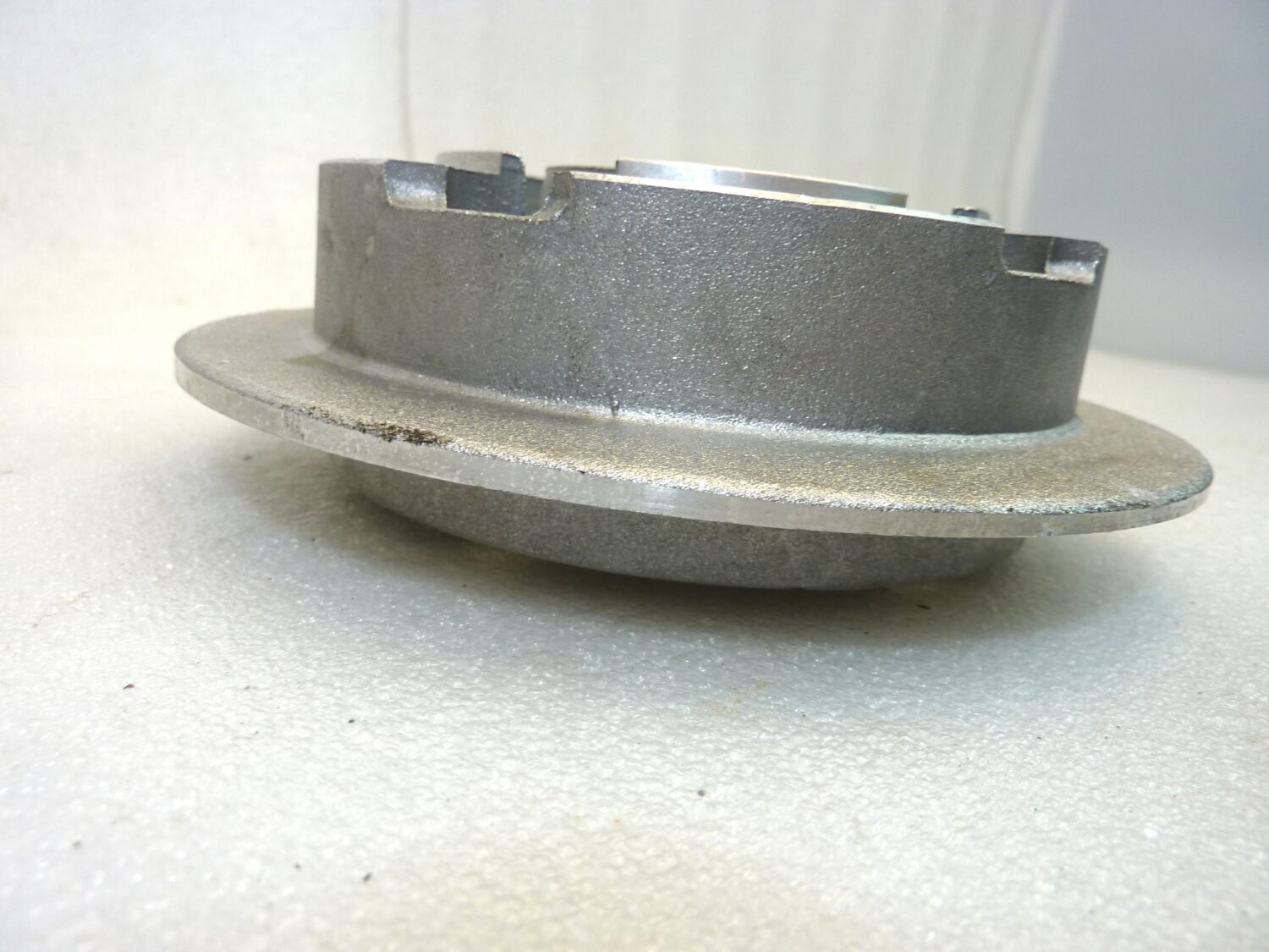 Flangia portadisco anteriore Guzzi California 3 1000 GT cod 29620360 Nuovo fondo di magazzino - VEDI FOTO - LEGGI DESCRIZIONE - immagine 3