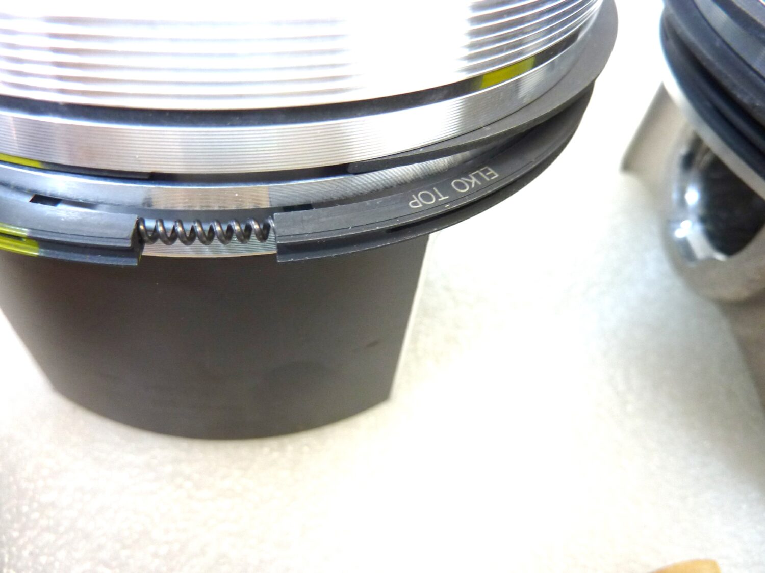 Coppia pistoni Guzzi California 1100 1995 - 2005 diam 92 mm cod GU03060230 Nuovo fondo di magazzino - VEDI FOTO - LEGGI DESCRIZIONE - immagine 17