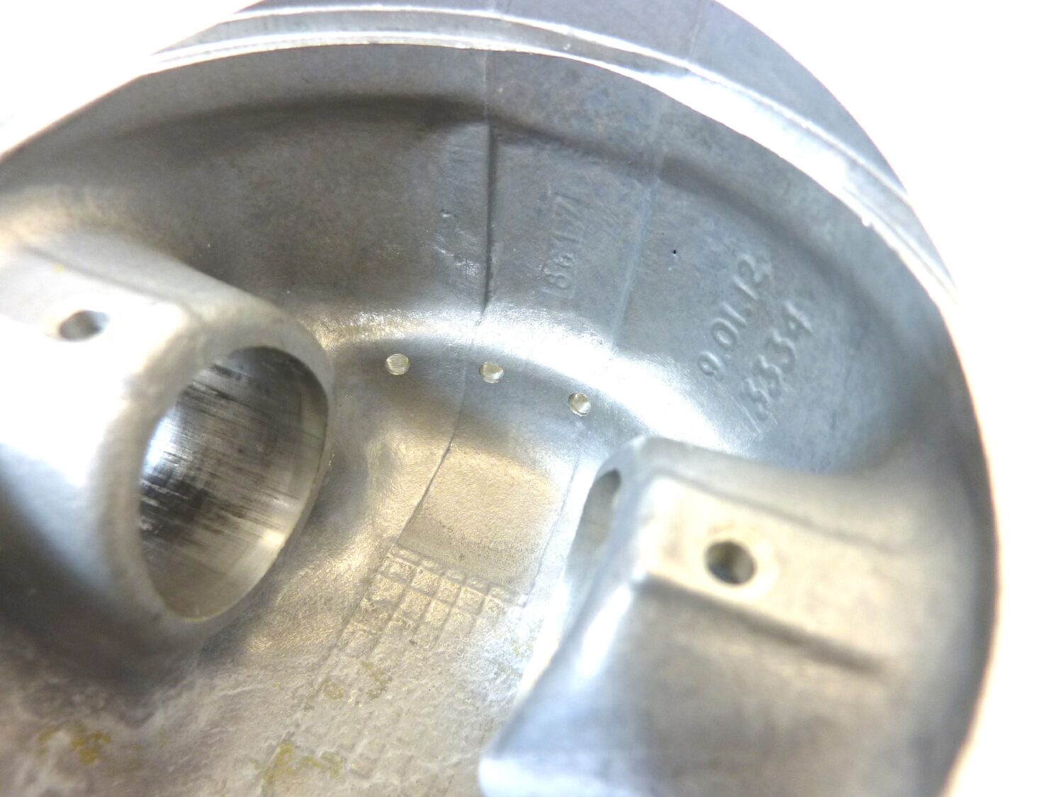 Coppia pistoni Guzzi V75 4V come da foto Nuovo fondo di magazzino - VEDI FOTO - LEGGI DESCRIZIONE - immagine 16