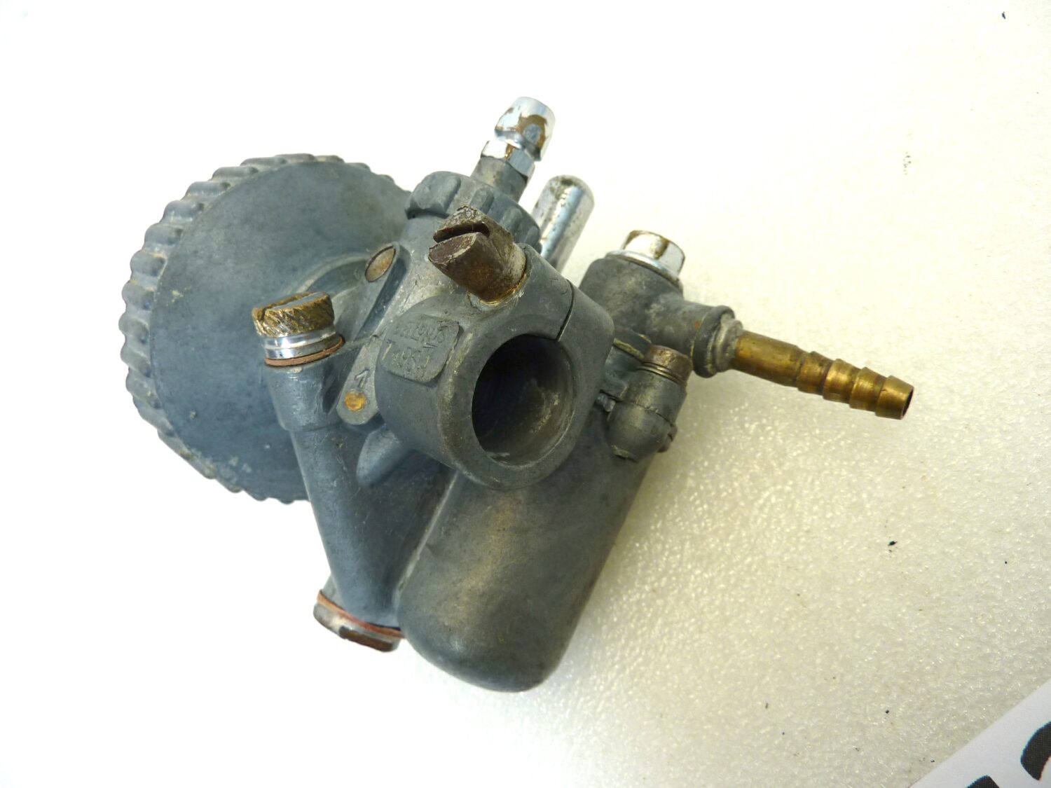 Carburatore Dell'Orto T 19 SA T19SA OGGETTO NON TESTATO, PROPOSTO COME DA RITROVAMENTO, COME DA FOTO, NON APERTO, NON VERIFICATO, SOLO PARZIALE PULIZIA ESTERNA - immagine 7