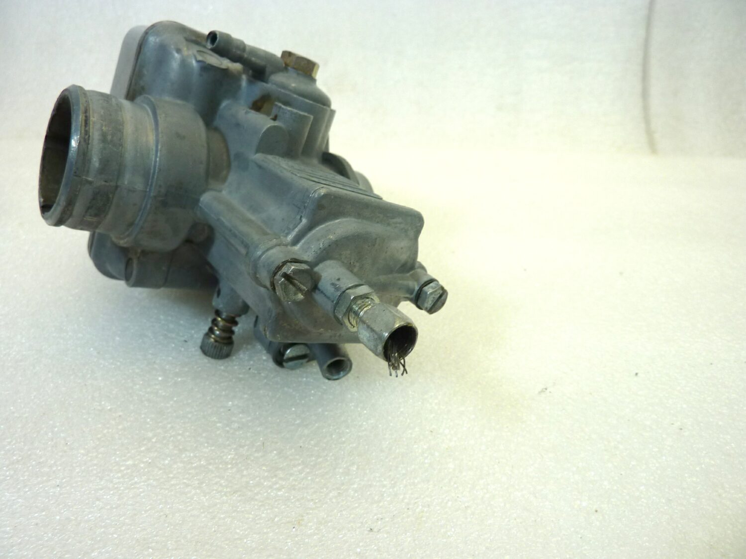 Carburatore Dell'Orto VHBZ 24 F S VHBZ24FS OGGETTO NON TESTATO, PROPOSTO COME DA RITROVAMENTO, COME DA FOTO, NON APERTO, NON VERIFICATO, SOLO PARZIALE PULIZIA ESTERNA - immagine 10