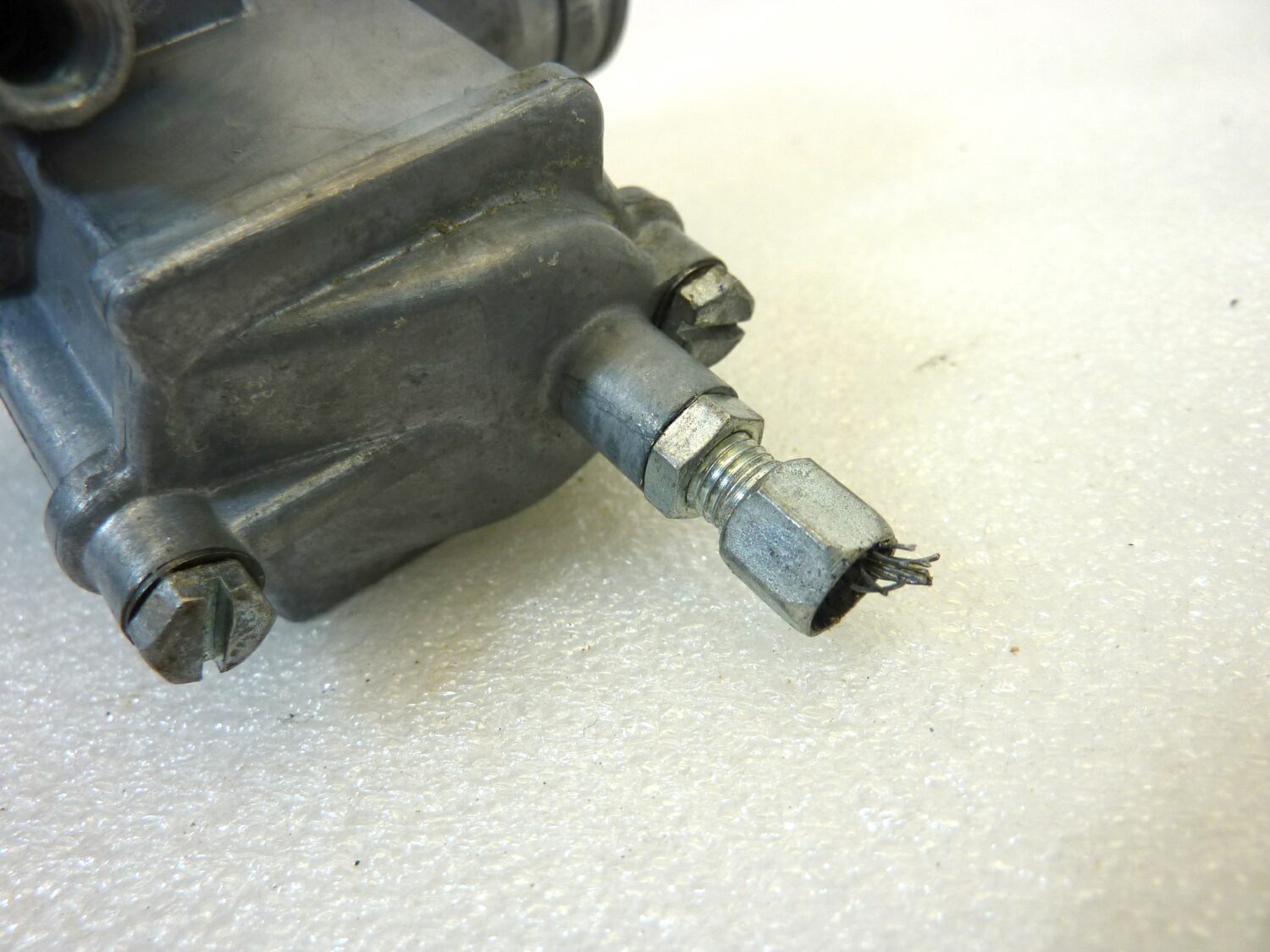 Carburatore Dell'Orto VHBZ 24 F S VHBZ24FS OGGETTO NON TESTATO, PROPOSTO COME DA RITROVAMENTO, COME DA FOTO, NON APERTO, NON VERIFICATO, SOLO PARZIALE PULIZIA ESTERNA - immagine 11