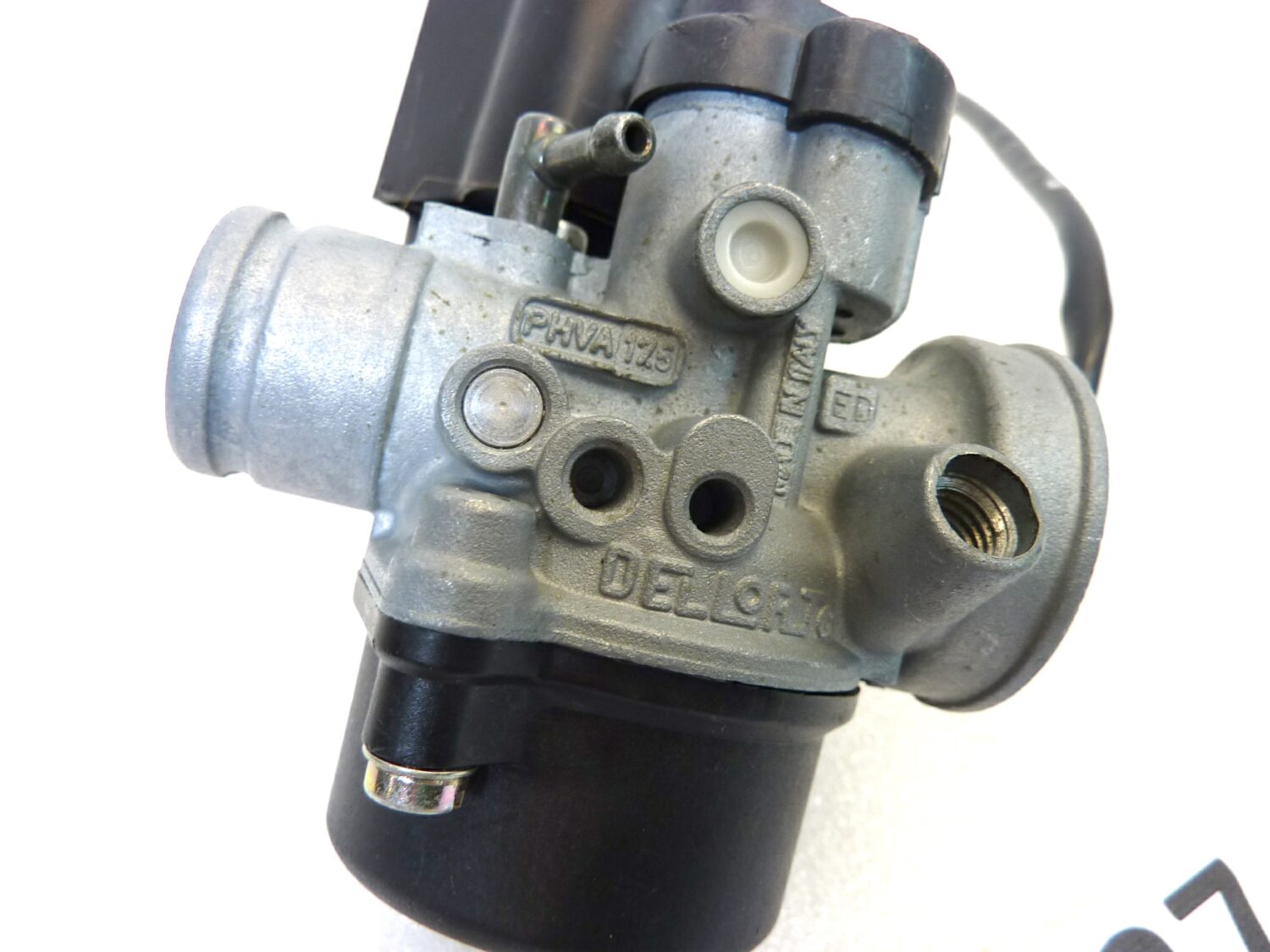 Carburatore Dell'Orto PHVA 17,5 PHVA17,5 OGGETTO NON TESTATO, PROPOSTO COME DA RITROVAMENTO, COME DA FOTO, NON APERTO, NON VERIFICATO, SOLO PARZIALE PULIZIA ESTERNA - immagine 2