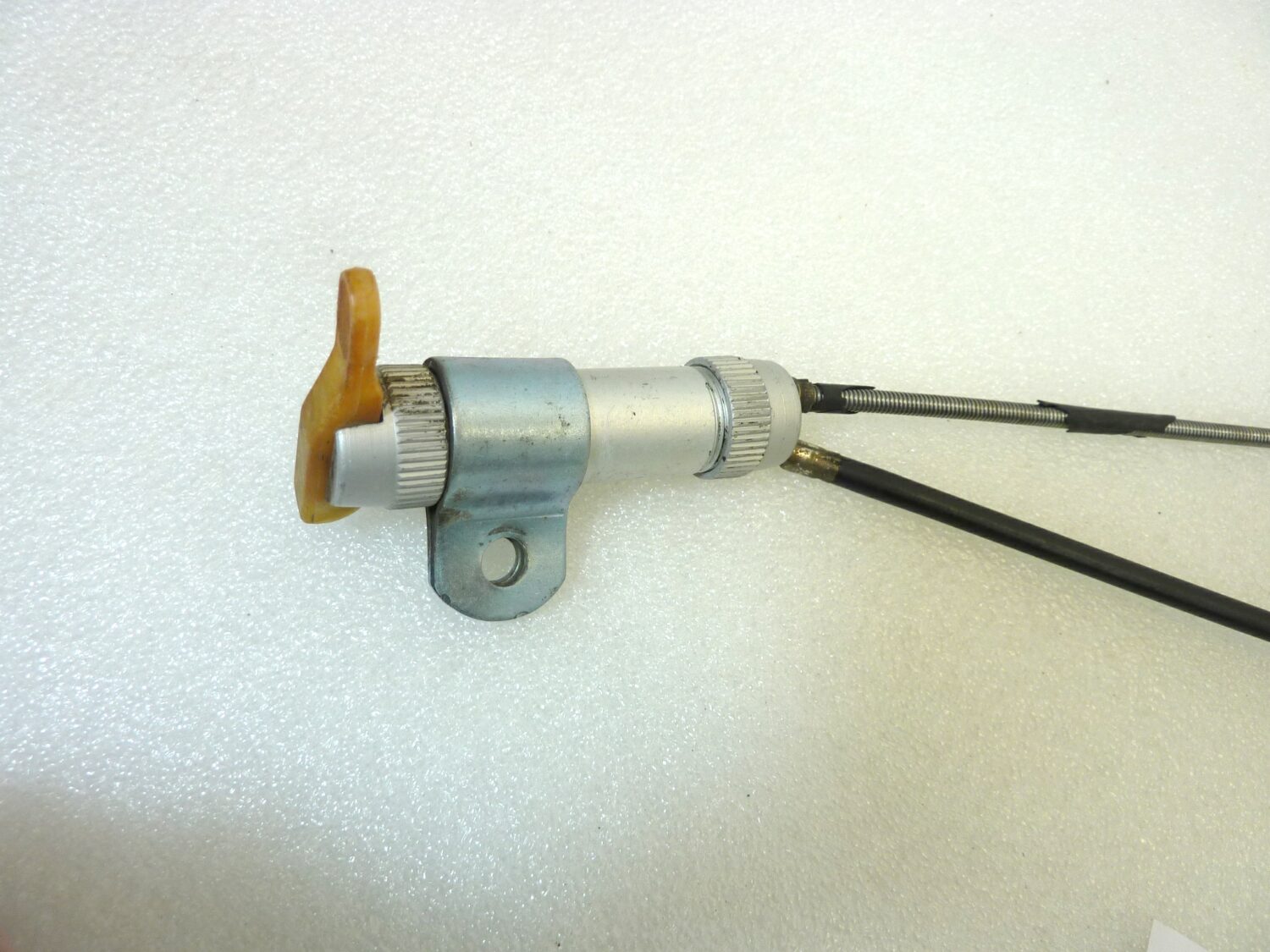 Carburatore Dell'Orto VHBZ 24 F D con collettore Guzzi V35 e comando aria VHBZ24FD OGGETTO NON TESTATO, PROPOSTO COME DA RITROVAMENTO, COME DA FOTO, NON APERTO, NON VERIFICATO, SOLO PARZIALE PULIZIA ESTERNA - immagine 9