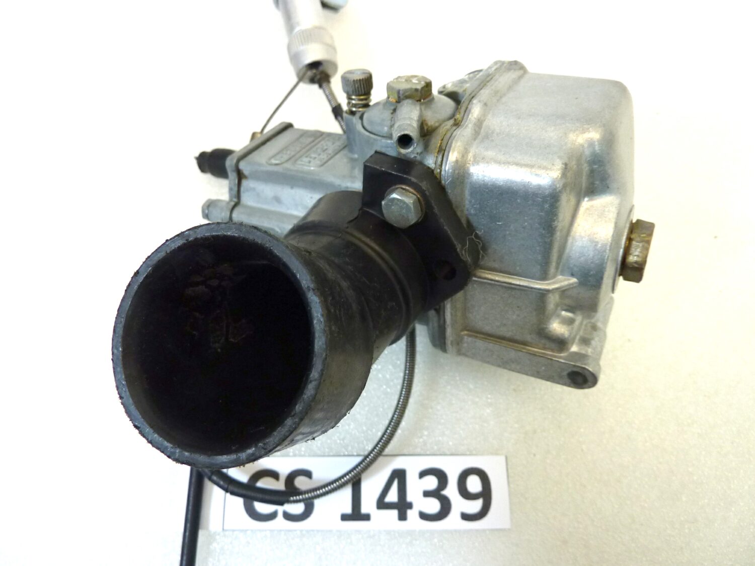Carburatore Dell'Orto VHBZ 24 F D con collettore Guzzi V35 e comando aria VHBZ24FD OGGETTO NON TESTATO, PROPOSTO COME DA RITROVAMENTO, COME DA FOTO, NON APERTO, NON VERIFICATO, SOLO PARZIALE PULIZIA ESTERNA - immagine 15