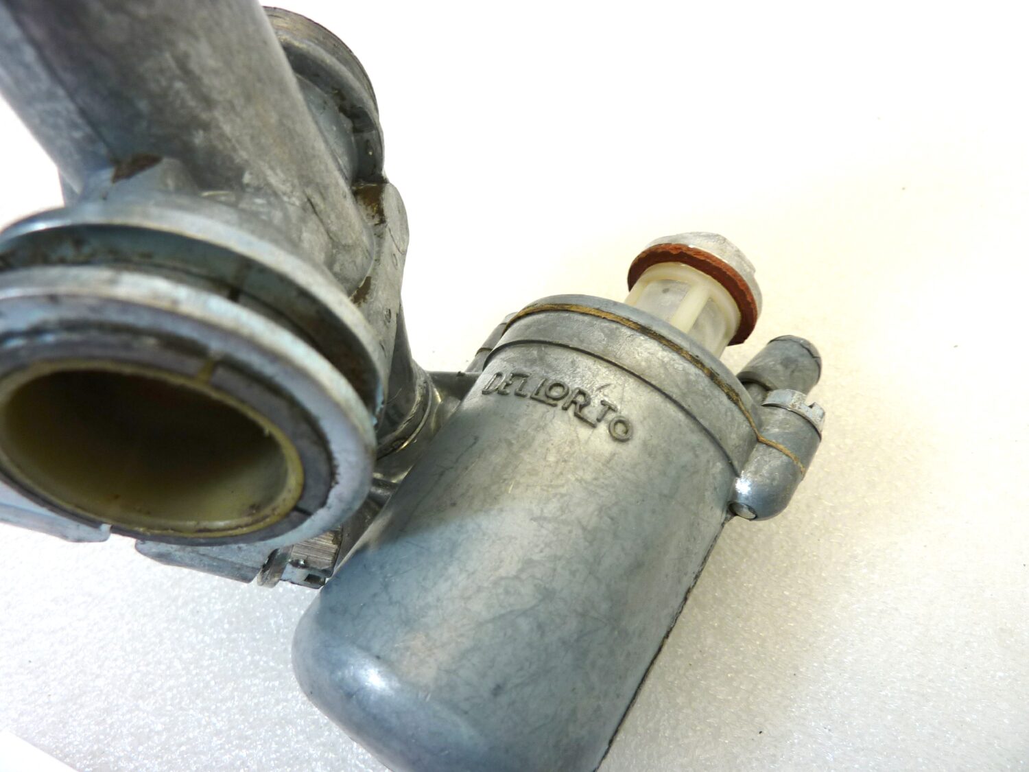 Carburatore Dell'Orto UA 19 S UA19S OGGETTO NON TESTATO, PROPOSTO COME DA RITROVAMENTO, COME DA FOTO, NON APERTO, NON VERIFICATO, SOLO PARZIALE PULIZIA ESTERNA - immagine 4