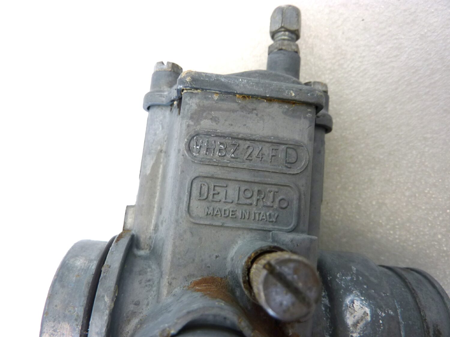 Carburatore Dell'Orto VHBZ 24 F D VHBZ24FD OGGETTO NON TESTATO, PROPOSTO COME DA RITROVAMENTO, COME DA FOTO, NON APERTO, NON VERIFICATO, SOLO PARZIALE PULIZIA ESTERNA - immagine 5