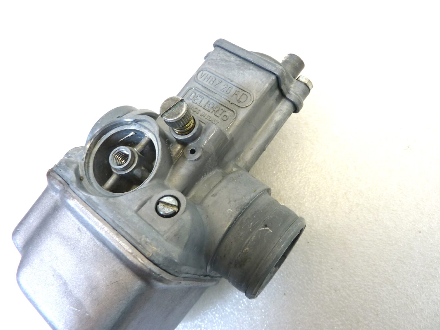 Carburatore Dell'Orto VHBZ 26 FD VHBZ26FD OGGETTO NON TESTATO, PROPOSTO COME DA RITROVAMENTO, COME DA FOTO, NON APERTO, NON VERIFICATO, SOLO PARZIALE PULIZIA ESTERNA - immagine 3