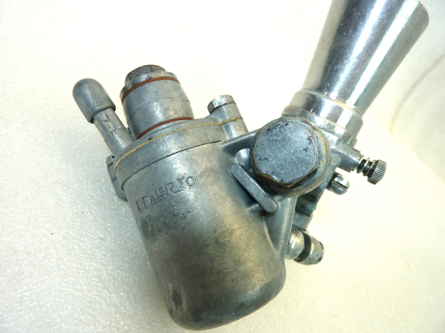 Carburatore Dell'Orto UA 16 BS UA16BS come da foto con trombetta OGGETTO NON TESTATO, PROPOSTO COME DA RITROVAMENTO, COME DA FOTO, NON APERTO, NON VERIFICATO, SOLO PARZIALE PULIZIA ESTERNA - immagine 10