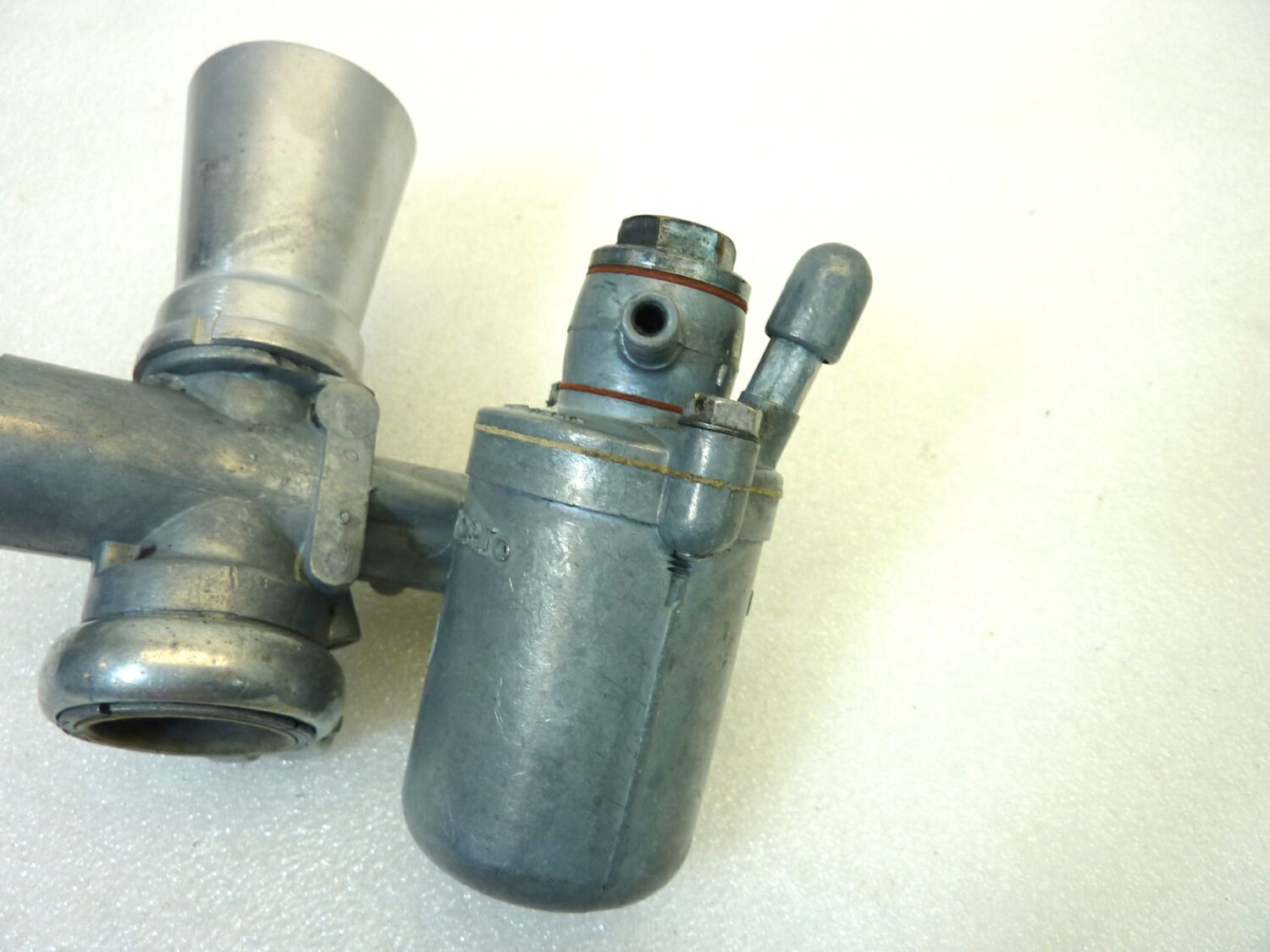 Carburatore Dell'Orto UA 16 BS UA16BS come da foto con trombetta OGGETTO NON TESTATO, PROPOSTO COME DA RITROVAMENTO, COME DA FOTO, NON APERTO, NON VERIFICATO, SOLO PARZIALE PULIZIA ESTERNA - immagine 11