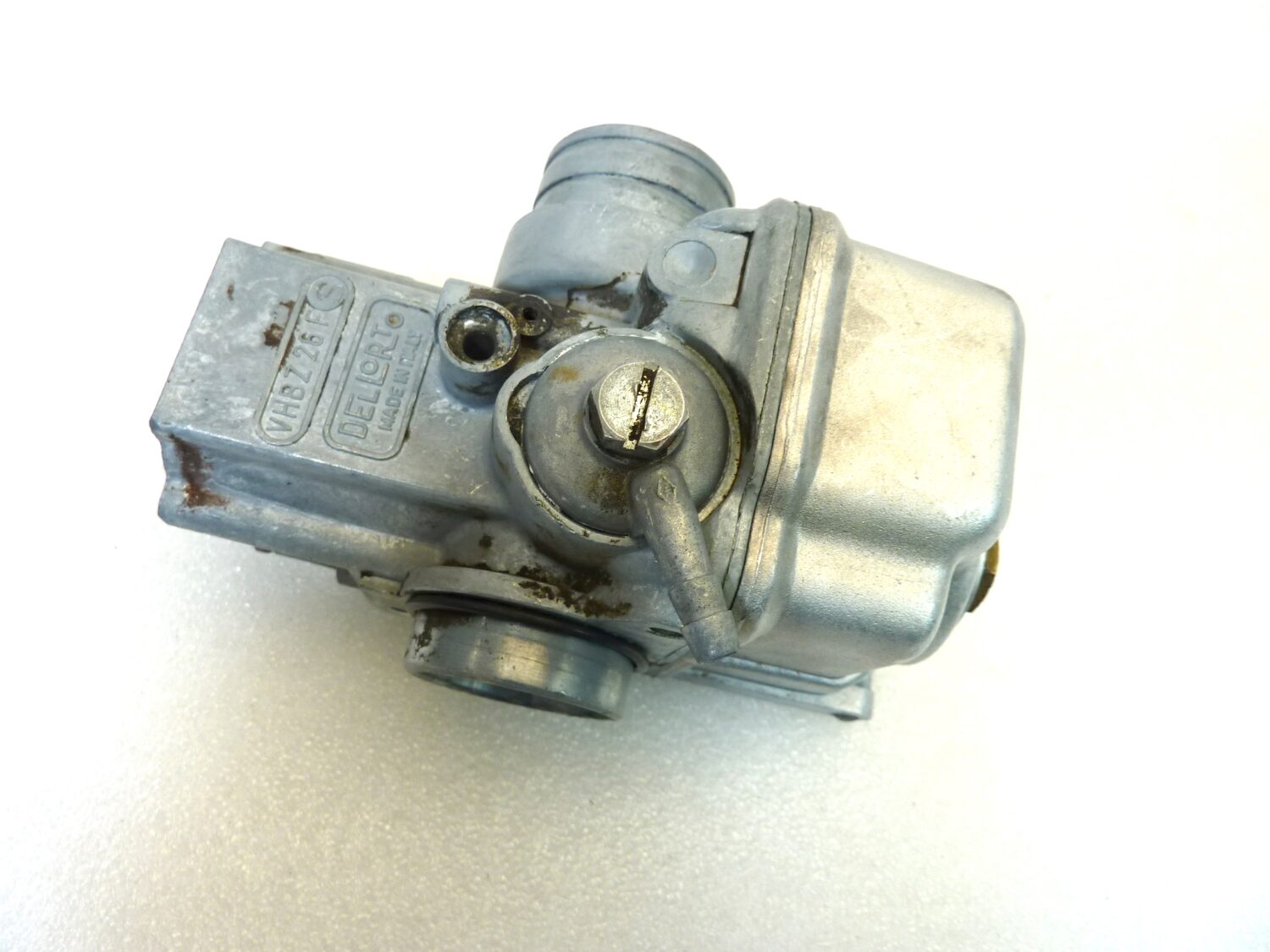 Carburatore Dell'Orto VHBZ 26 FS VHBZ26FS OGGETTO NON TESTATO, PROPOSTO COME DA RITROVAMENTO, COME DA FOTO, NON APERTO, NON VERIFICATO, SOLO PARZIALE PULIZIA ESTERNA - immagine 2