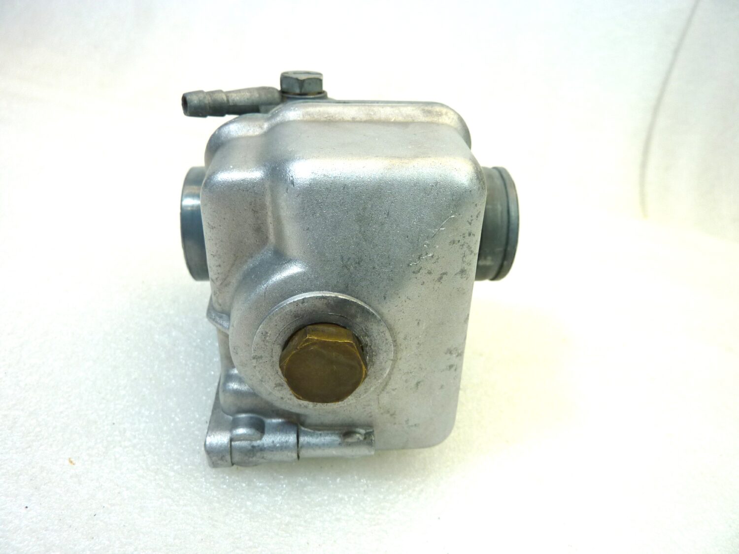 Carburatore Dell'Orto VHBZ 26 FS VHBZ26FS OGGETTO NON TESTATO, PROPOSTO COME DA RITROVAMENTO, COME DA FOTO, NON APERTO, NON VERIFICATO, SOLO PARZIALE PULIZIA ESTERNA - immagine 4