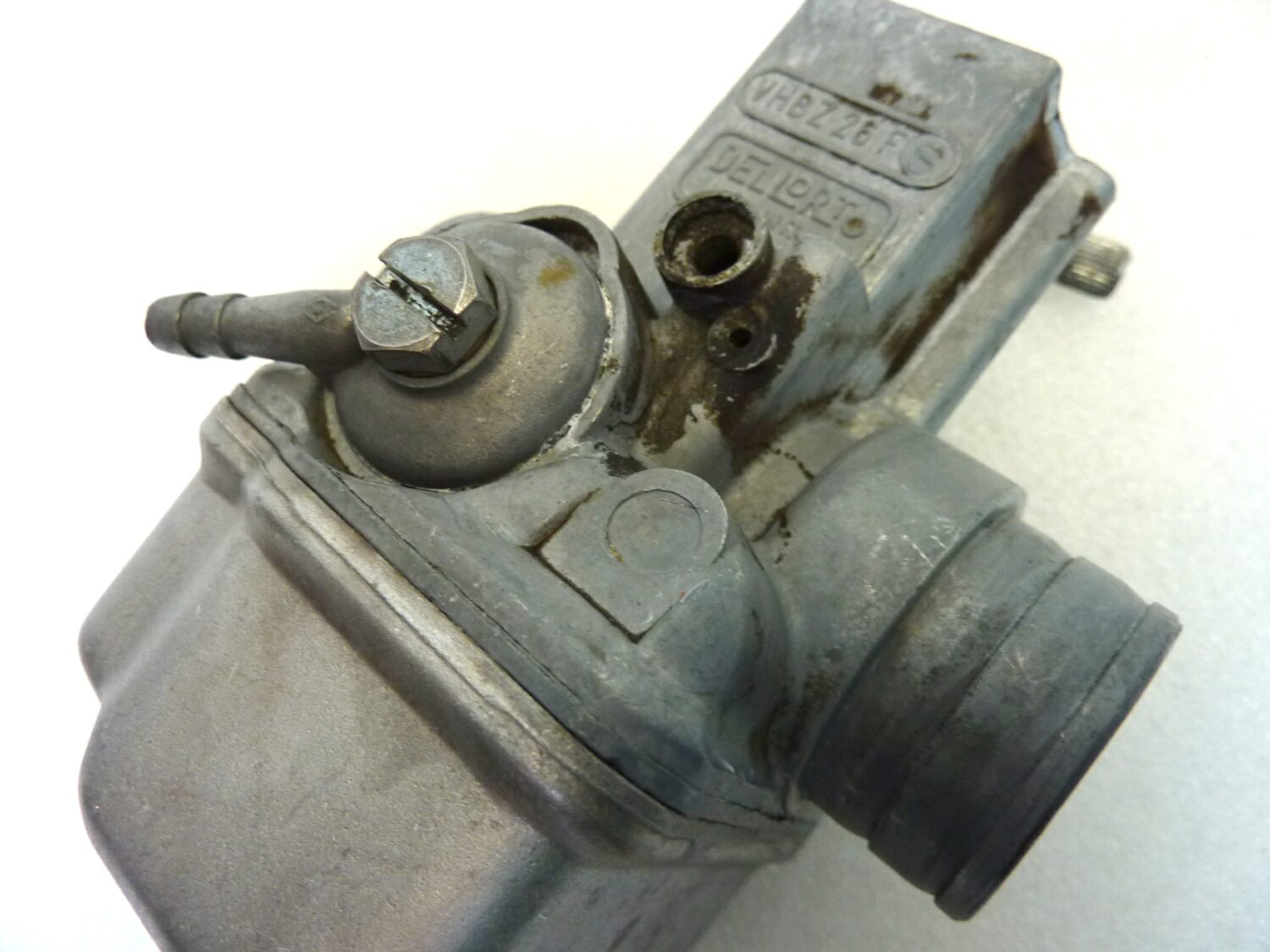 Carburatore Dell'Orto VHBZ 26 FS VHBZ26FS OGGETTO NON TESTATO, PROPOSTO COME DA RITROVAMENTO, COME DA FOTO, NON APERTO, NON VERIFICATO, SOLO PARZIALE PULIZIA ESTERNA - immagine 6