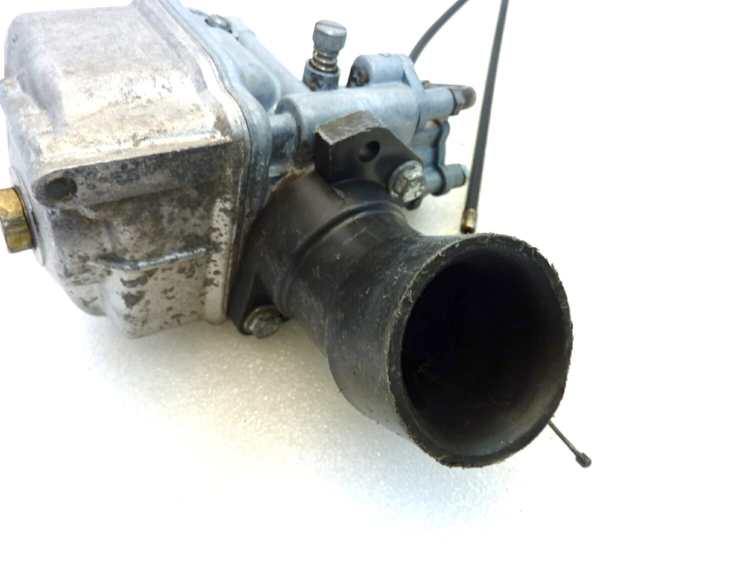Carburatore Dell'Orto VHBZ 24 FS VHBZ24FS con collettore Guzzi V35 e comando aria OGGETTO NON TESTATO, PROPOSTO COME DA RITROVAMENTO, COME DA FOTO, NON APERTO, NON VERIFICATO, SOLO PARZIALE PULIZIA ESTERNA - immagine 9