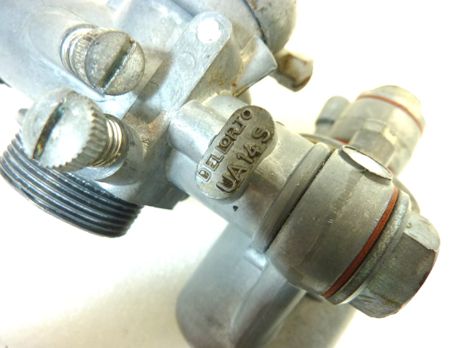 Carburatore Dell'Orto UA 14 S UA14S OGGETTO NON TESTATO, PROPOSTO COME DA RITROVAMENTO, COME DA FOTO, NON APERTO, NON VERIFICATO, SOLO PARZIALE PULIZIA ESTERNA - immagine 4