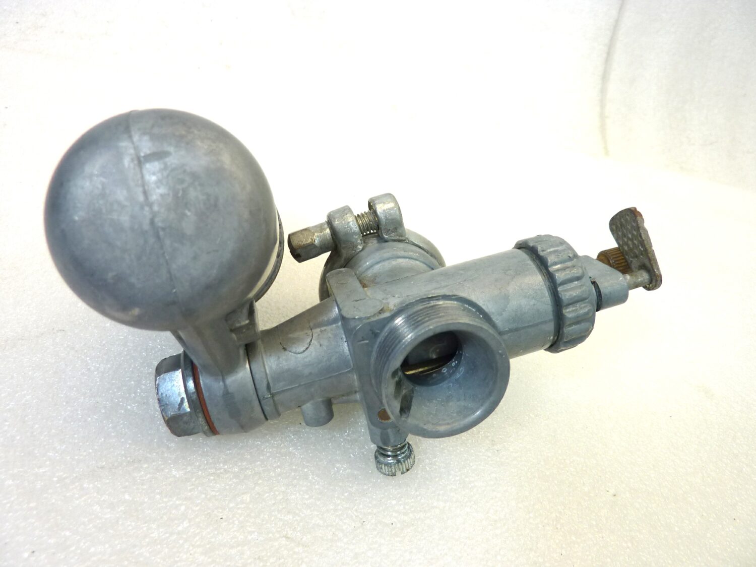 Carburatore Dell'Orto UA 14 S UA14S OGGETTO NON TESTATO, PROPOSTO COME DA RITROVAMENTO, COME DA FOTO, NON APERTO, NON VERIFICATO, SOLO PARZIALE PULIZIA ESTERNA - immagine 7