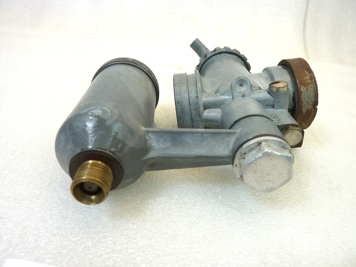 Carburatore Bing 2 26 25 OGGETTO NON TESTATO, PROPOSTO COME DA RITROVAMENTO, COME DA FOTO, NON APERTO, NON VERIFICATO, SOLO PARZIALE PULIZIA ESTERNA - immagine 4