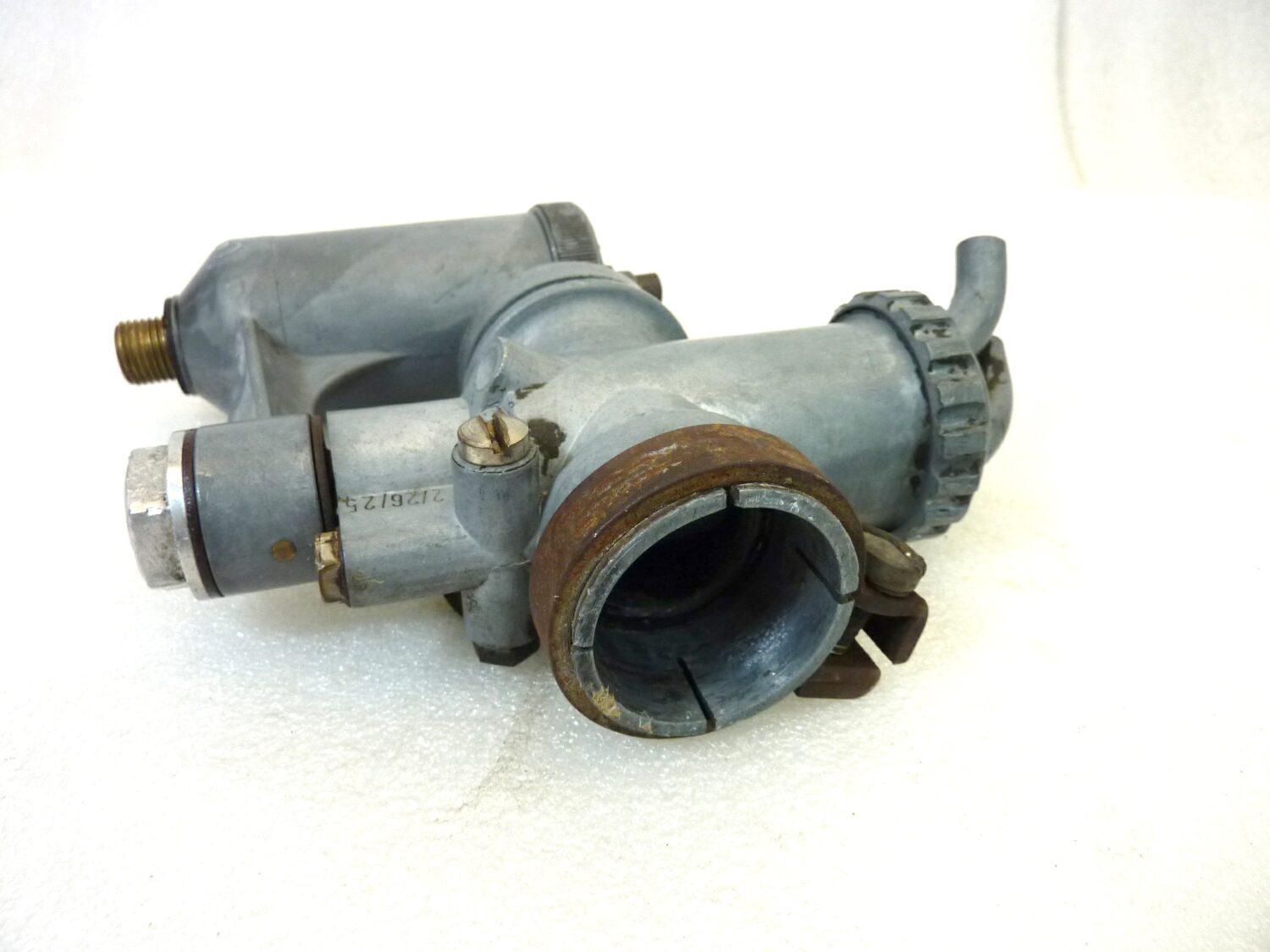 Carburatore Bing 2 26 25 OGGETTO NON TESTATO, PROPOSTO COME DA RITROVAMENTO, COME DA FOTO, NON APERTO, NON VERIFICATO, SOLO PARZIALE PULIZIA ESTERNA - immagine 5