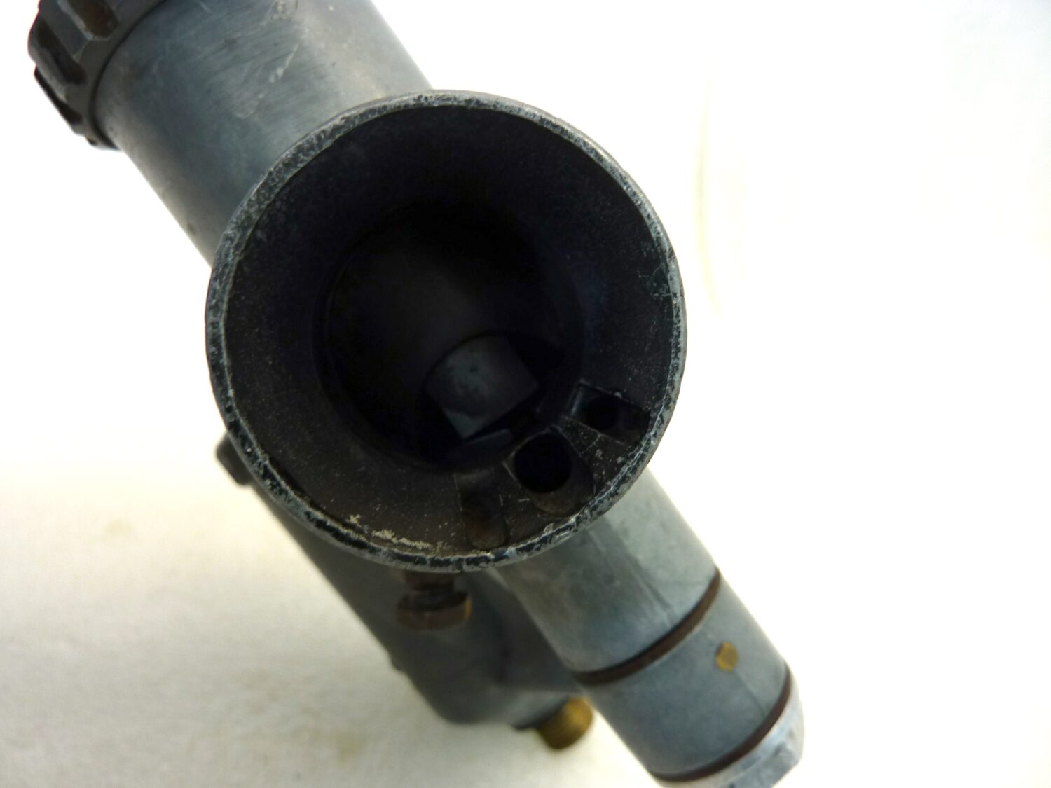 Carburatore Bing 2 26 25 OGGETTO NON TESTATO, PROPOSTO COME DA RITROVAMENTO, COME DA FOTO, NON APERTO, NON VERIFICATO, SOLO PARZIALE PULIZIA ESTERNA - immagine 8