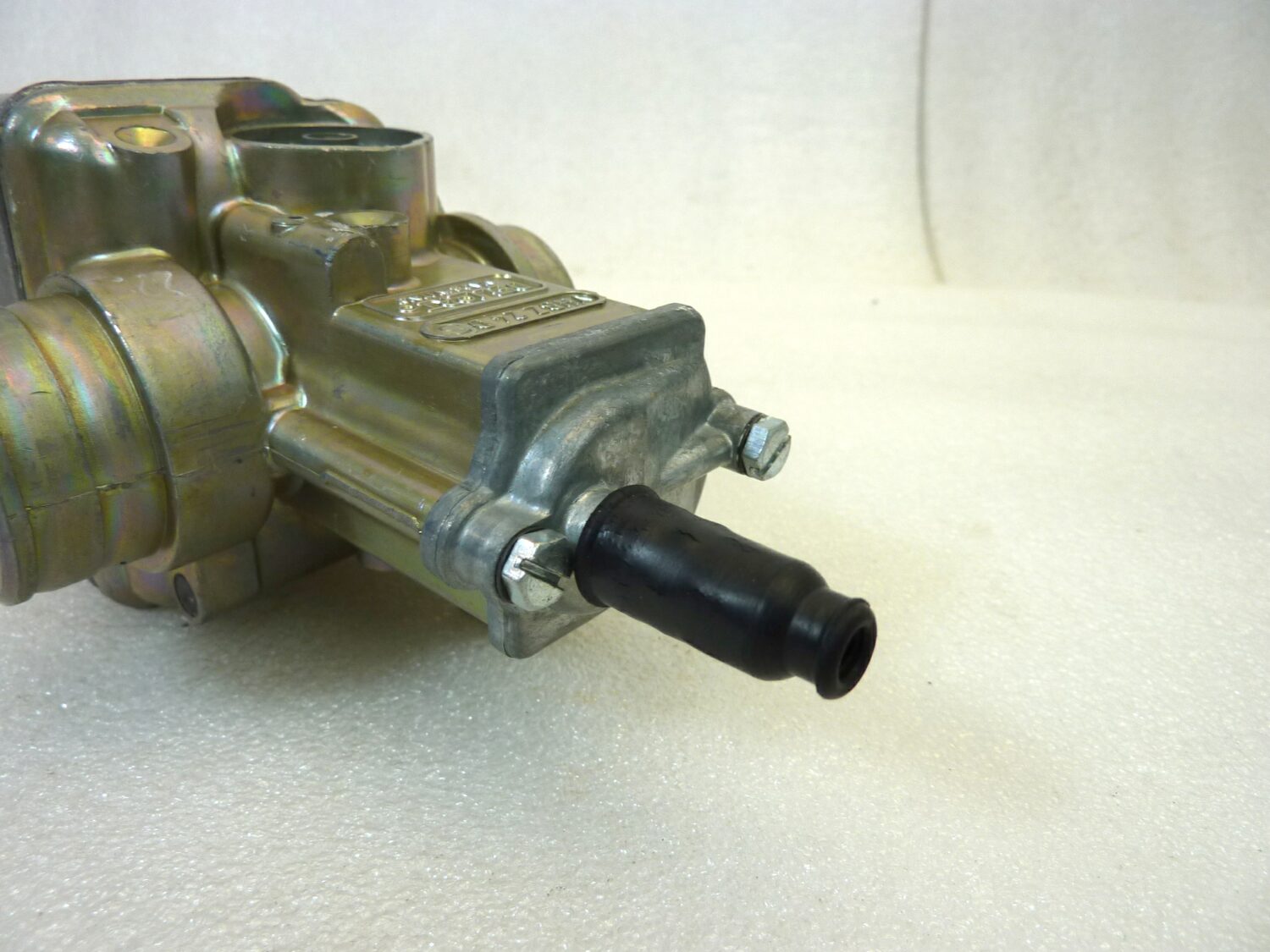 Carburatore Dell'Orto VHBZ 24 DS VHBZ24DS OGGETTO NON TESTATO, PROPOSTO COME DA RITROVAMENTO, COME DA FOTO, NON APERTO, NON VERIFICATO, SOLO PARZIALE PULIZIA ESTERNA - immagine 9