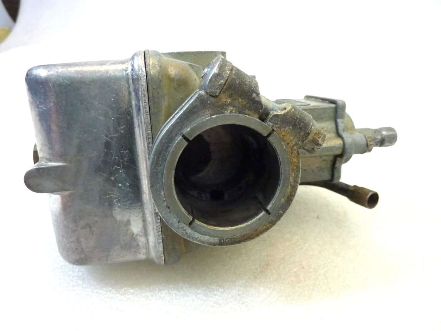 Carburatore Dell'Orto VHB 26 BS VHB26BS OGGETTO NON TESTATO, PROPOSTO COME DA RITROVAMENTO, COME DA FOTO, NON APERTO, NON VERIFICATO, SOLO PARZIALE PULIZIA ESTERNA - immagine 7