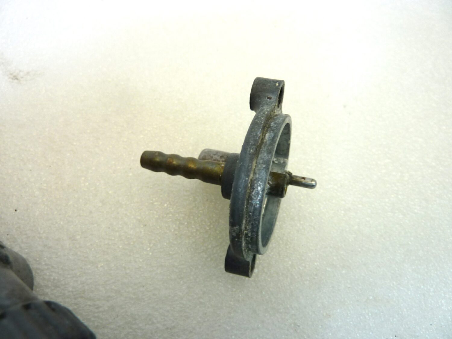 Carburatore Fischer 19E1K C2A senza galleggiante OGGETTO NON TESTATO, PROPOSTO COME DA RITROVAMENTO, COME DA FOTO, NON APERTO, NON VERIFICATO, SOLO PARZIALE PULIZIA ESTERNA - immagine 10