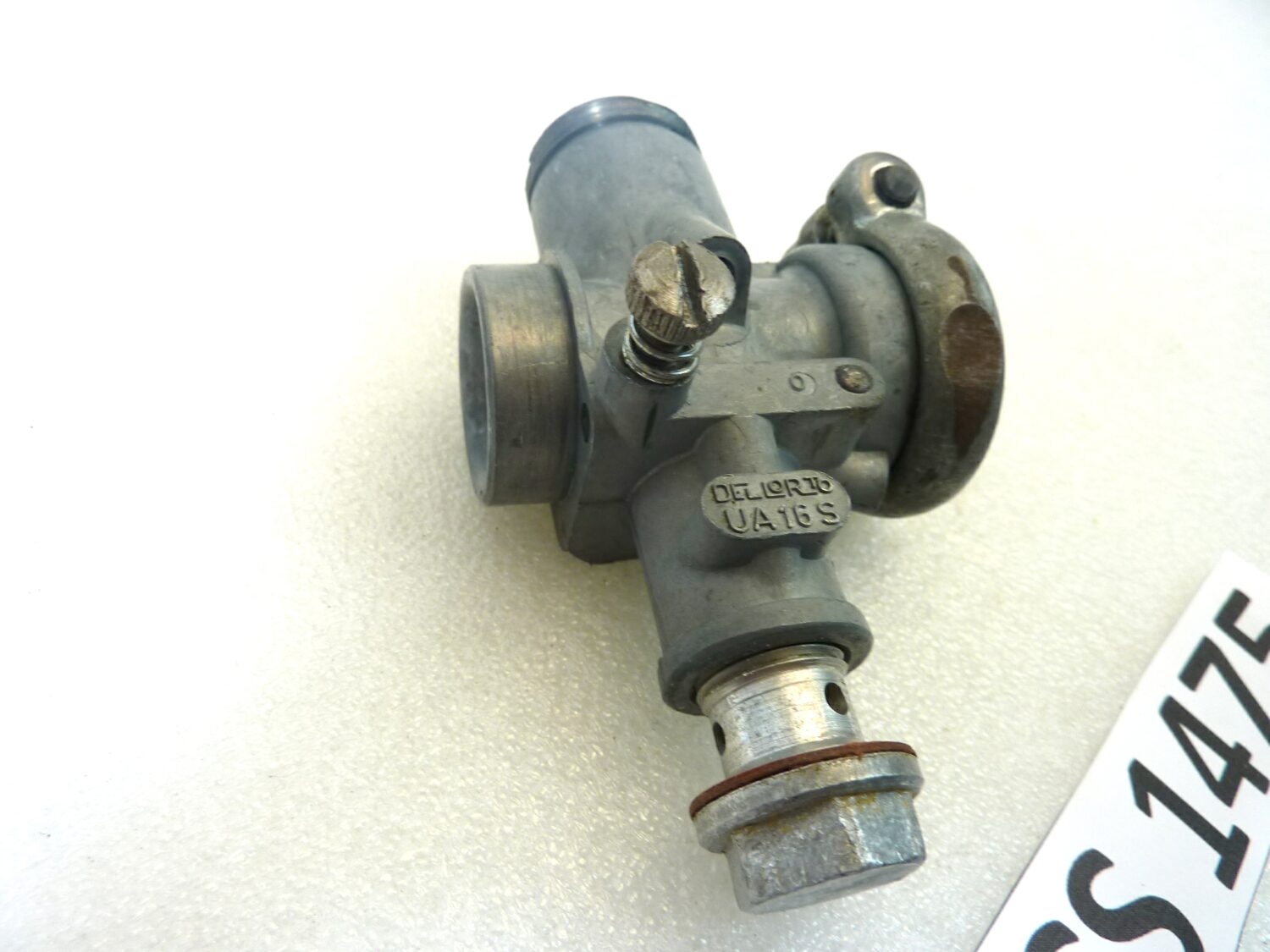 Corpo carburatore Dell'Orto UA 16 S UA16S OGGETTO NON TESTATO, PROPOSTO COME DA RITROVAMENTO, COME DA FOTO, NON APERTO, NON VERIFICATO, SOLO PARZIALE PULIZIA ESTERNA - immagine 2
