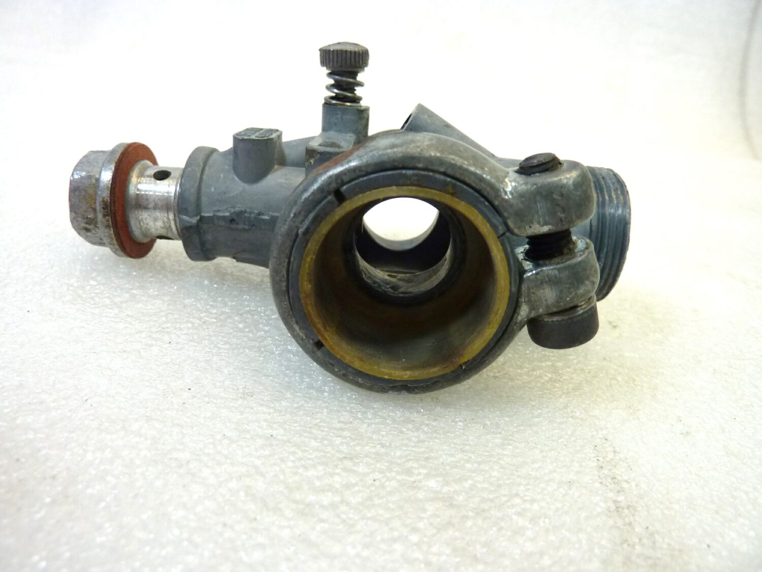 Corpo carburatore Dell'Orto UA 16 S UA16S OGGETTO NON TESTATO, PROPOSTO COME DA RITROVAMENTO, COME DA FOTO, NON APERTO, NON VERIFICATO, SOLO PARZIALE PULIZIA ESTERNA - immagine 8