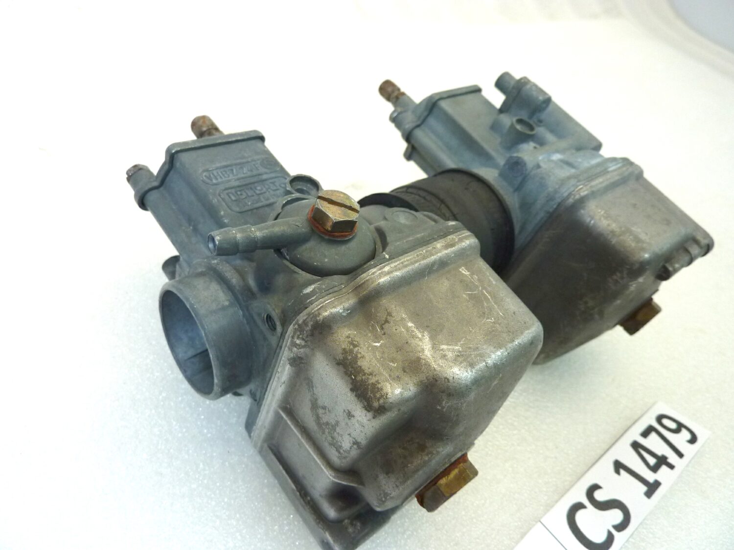 Coppia carburatori Dell'Orto VHBZ 24 FS VHBZ24FS VHBZ 24 FD VHBZ24FD OGGETTO NON TESTATO, PROPOSTO COME DA RITROVAMENTO, COME DA FOTO, NON APERTO, NON VERIFICATO, SOLO PARZIALE PULIZIA ESTERNA - immagine 2