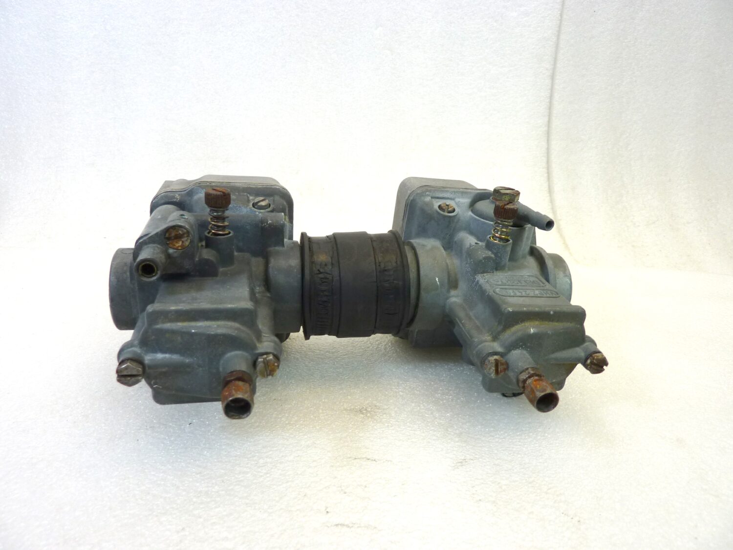Coppia carburatori Dell'Orto VHBZ 24 FS VHBZ24FS VHBZ 24 FD VHBZ24FD OGGETTO NON TESTATO, PROPOSTO COME DA RITROVAMENTO, COME DA FOTO, NON APERTO, NON VERIFICATO, SOLO PARZIALE PULIZIA ESTERNA - immagine 10