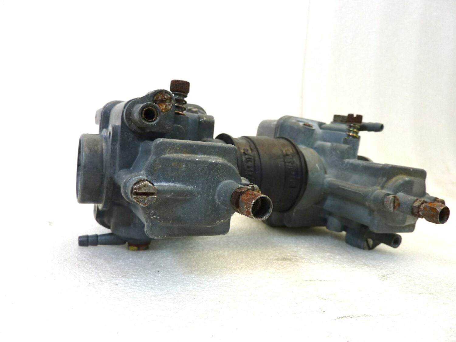 Coppia carburatori Dell'Orto VHBZ 24 FS VHBZ24FS VHBZ 24 FD VHBZ24FD OGGETTO NON TESTATO, PROPOSTO COME DA RITROVAMENTO, COME DA FOTO, NON APERTO, NON VERIFICATO, SOLO PARZIALE PULIZIA ESTERNA - immagine 11