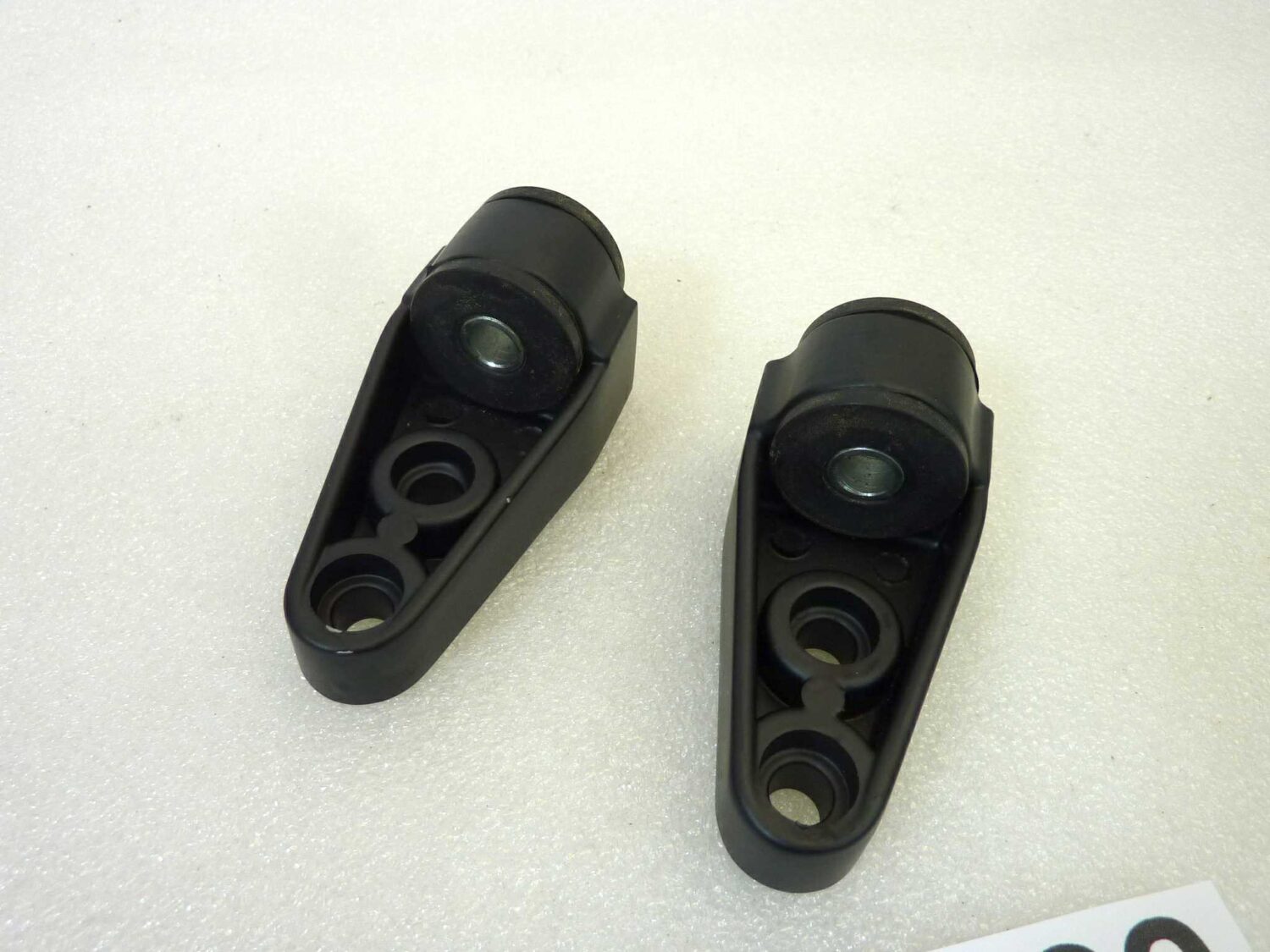 Coppia supporti cruscotto Guzzi California 1100 Stone V11 Mandello cod 01766040 - immagine 4