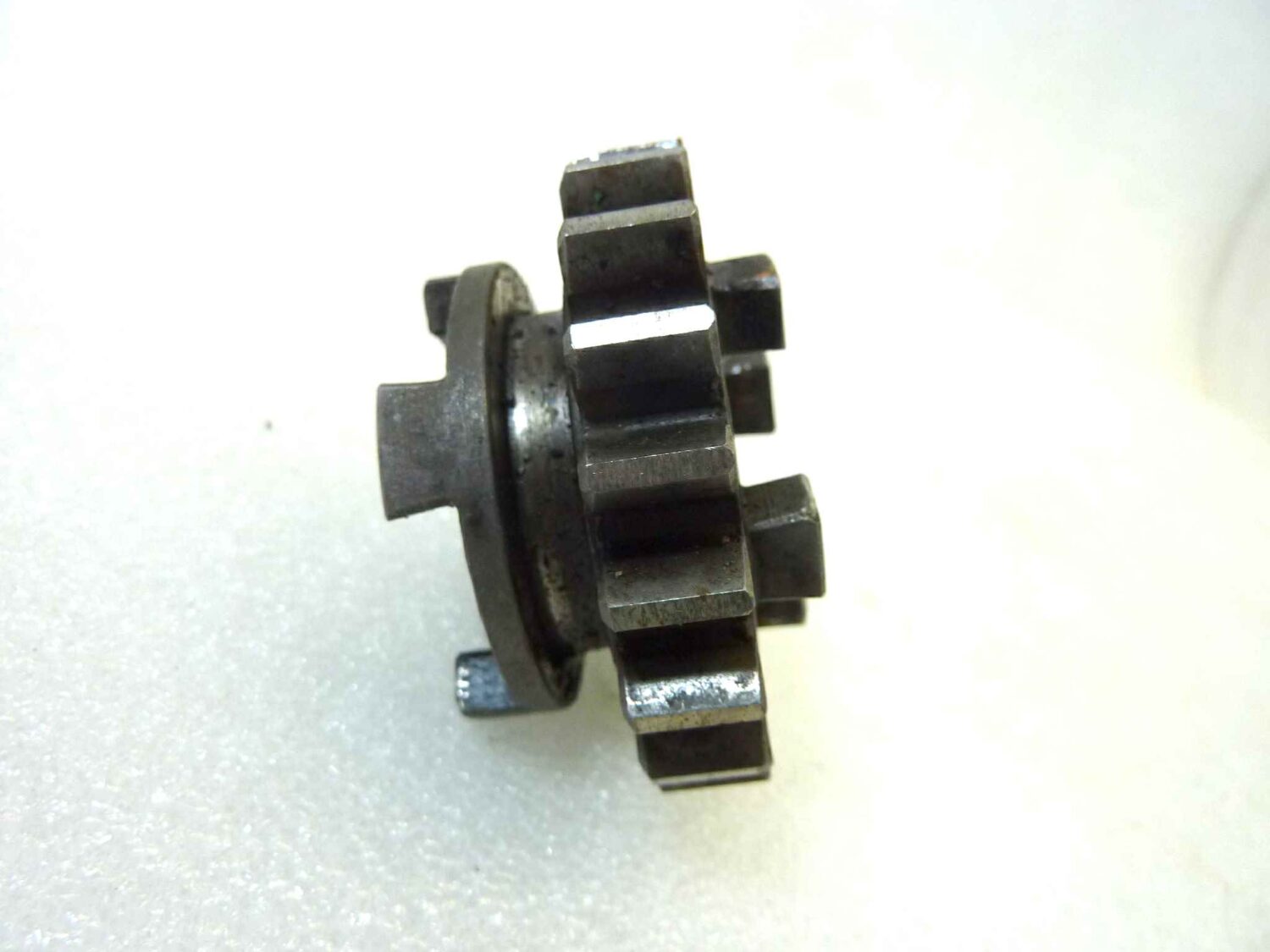 Ingranaggio scorrevole cambio Guzzi Stornello 19 denti diam est 5,2 mm - immagine 3
