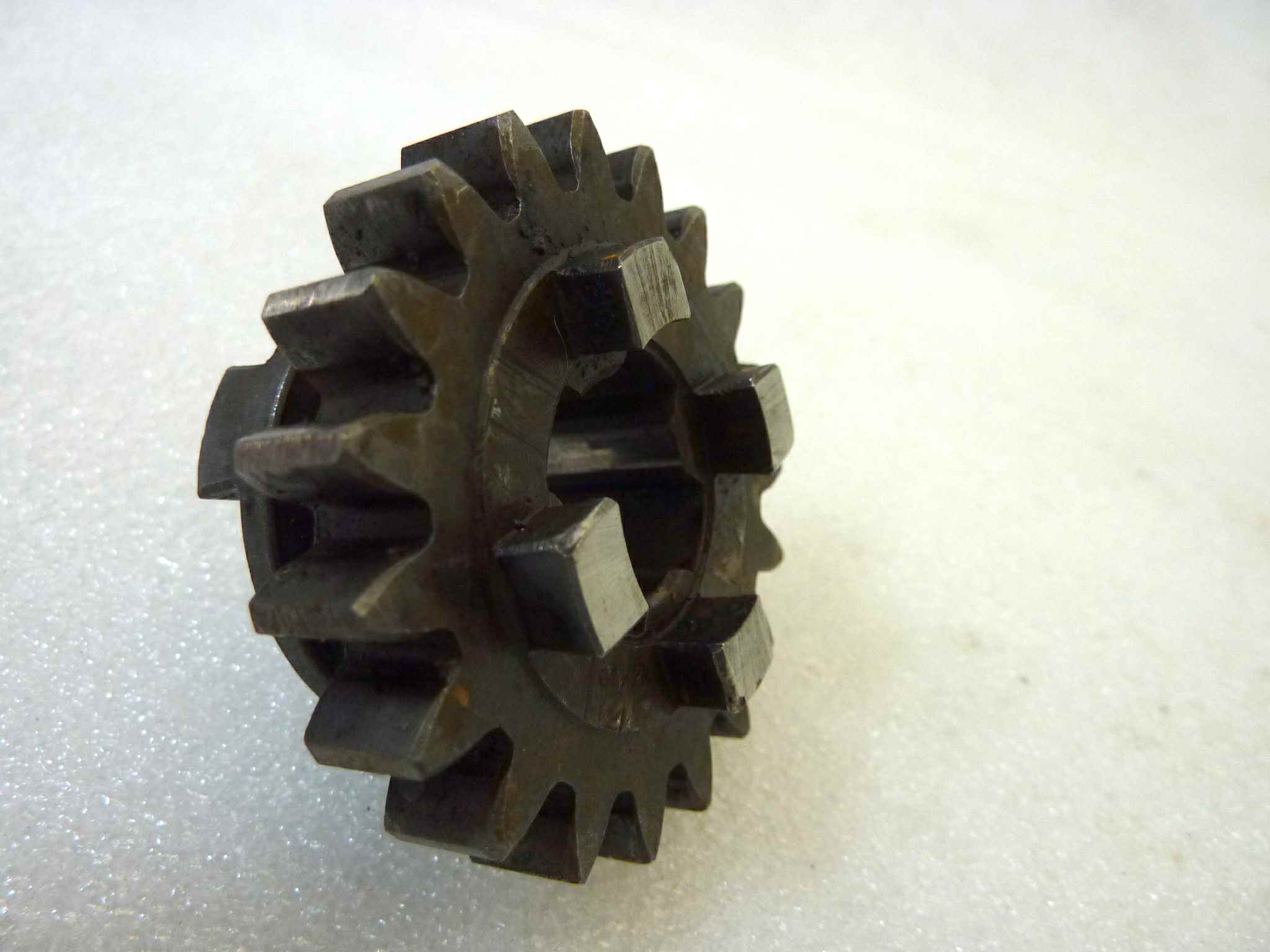 Ingranaggio scorrevole cambio Guzzi Stornello 19 denti diam est 5,2 mm - immagine 4
