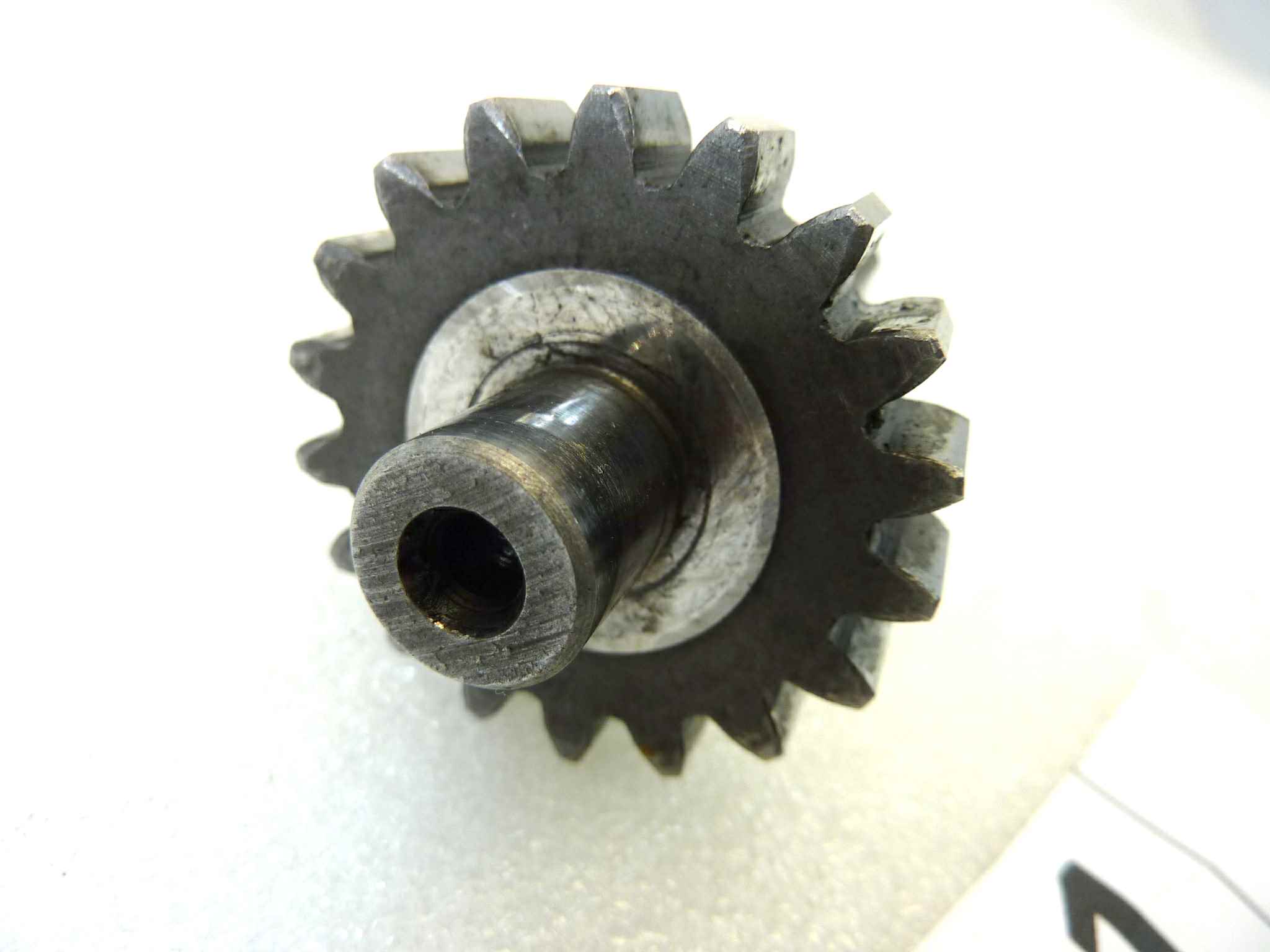 Albero secondario cambio Guzzi Stornello 125 4V 18 denti - immagine 2