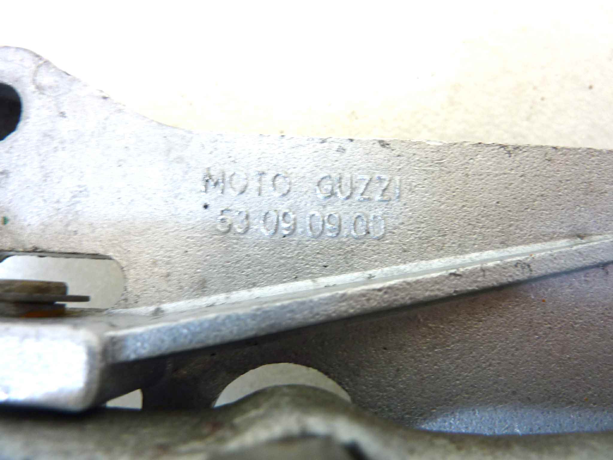 Carter staffa leva frizione Guzzi Stornello 125 160 5V con leva a motore cod 53090900 - immagine 3