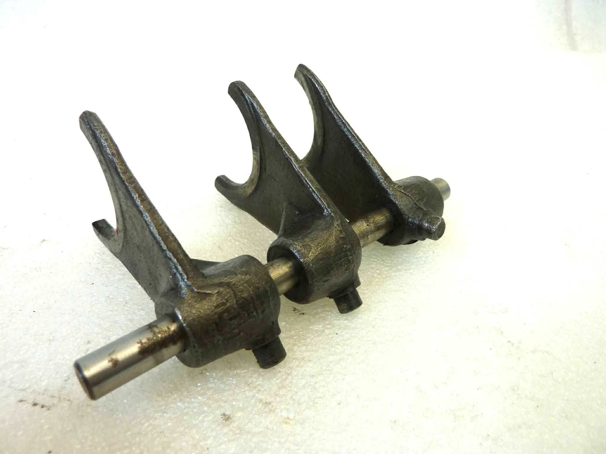 Albero e forcellini Guzzi Stornello 125 160 5V forcellino I II III IV marcia 53230500 forcellino V marcia 53231200 forchette - immagine 4