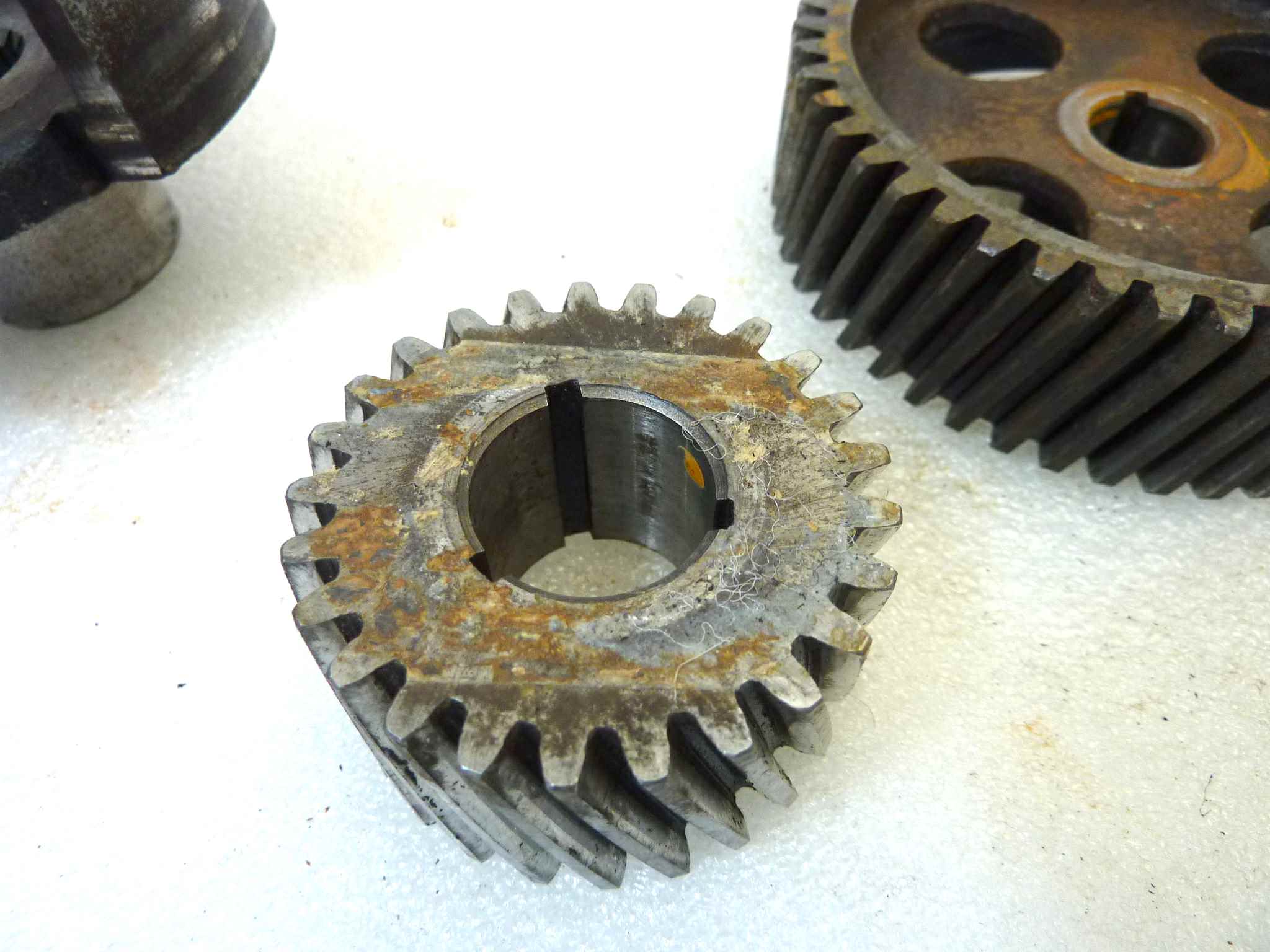Ingranaggi frizione Guzzi Stornello pompa olio 55147700, pignone motore 55070225, trasmissione 55081100, distribuzione 55040500, libero avviamento 55266400, piattello 55266900, corpo fisso 55081600 - immagine 18