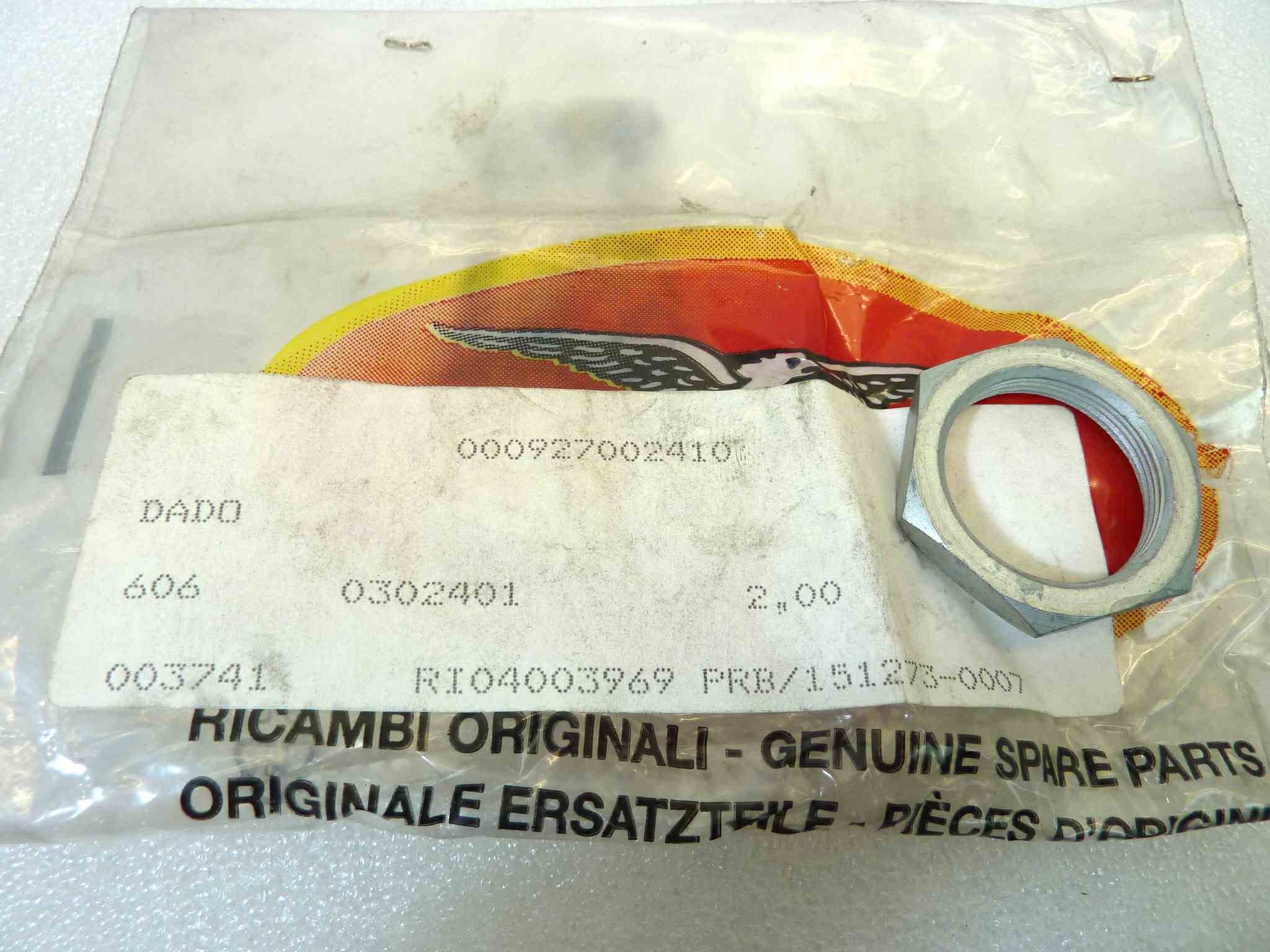 Dado Guzzi MG Moto Guzzi cod 92700241 1000 Cali. 3 1.Serie (948 ccm, 1987 - 1987)
MG Moto Guzzi 1000 Cali. 3 2.Serie (948 ccm, 1988 - 1990)
MG Moto Guzzi 1000 Cali. 3 C (948 ccm, 1990 - 1990)
MG Moto Guzzi 1000 Cali. 3 Caren. Inj. (948 ccm, 1990 - 1992)
MG Moto Guzzi 1000 Cali. 3 I.E. (948 ccm, 1990 - 1992)
MG Moto Guzzi 1000 Daytona (992 ccm, 1992 - 1996)
MG Moto Guzzi 1000 Daytona Racing (1000 ccm, 1996 - 1997)
MG Moto Guzzi 1000 Daytona RS (1000 ccm, 1997 - 2000)
MG Moto Guzzi 1000 V10 Centauro (992 ccm, 1996 - 2000)
MG Moto Guzzi 1000 V10 Centauro GT (992 ccm, 1998 - 2001)
MG Moto Guzzi 1000 V10 Centauro Sport (1000 ccm, 1998 - 2001)
MG Moto Guzzi 1100 Sport (1064 ccm, 1994 - 1996)
MG Moto Guzzi 1100 Sport Corsa (1064 ccm, 1998 - 1999)
MG Moto Guzzi 1100 Sport I.E. (1064 ccm, 1997 - 2000)
MG Moto Guzzi 1100 V11 Bellagio (1100 ccm, 2003 - )
MG Moto Guzzi 1100 V11 Cafè Sport (1064 ccm, 2003 - 2005)
MG Moto Guzzi 1100 V11 Coppa Italia (1064 ccm, 2004 - 2005)
MG Moto Guzzi 1100 V11 Le Mans (1064 ccm, 1998 - 2005)
MG Moto Guzzi 1100 V11 Le Mans Naked (1100 ccm, 2001 - 2002)
MG Moto Guzzi 1100 V11 Le Mans Nero Corsa (1100 ccm, 2004 - 2005)
MG Moto Guzzi 1100 V11 Le Mans Rosso Corsa (1100 ccm, 2003 - 2005)
MG Moto Guzzi 1100 V11 Scura (1064 ccm, 2001 - 2002)
MG Moto Guzzi 1100 V11 Sport (1064 ccm, 1999 - 2001)
MG Moto Guzzi 1100 V11 Sport Bellagio (1064 ccm, 2005 - 2006)
MG Moto Guzzi 1100 V11 Sport CAT (1064 ccm, 2003 - 2004) cod 92700241 NUOVO Fondo di magazzino Leggi descrizione - immagine 6