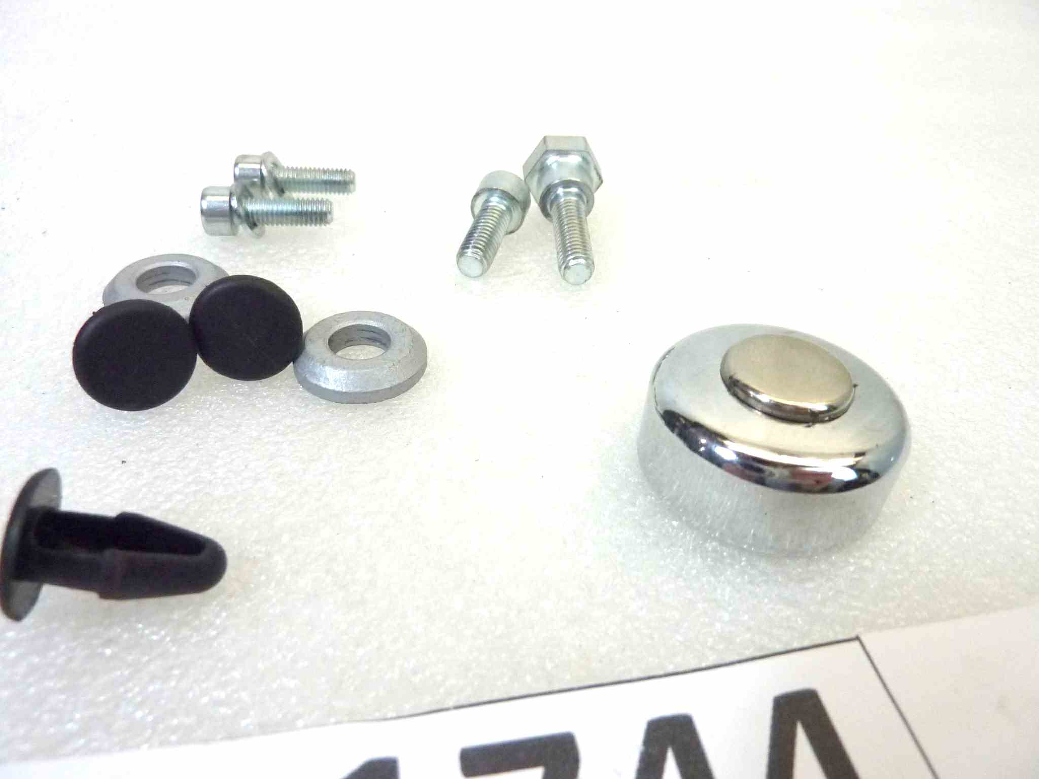Dado fissaggio testa 8 x 30 Guzzi California 1100 V10 V11 Daytona 1000 Sport 1100 940 Bellagio cod 30513401 NUOVO Fondo di magazzino Leggi descrizione - immagine 7