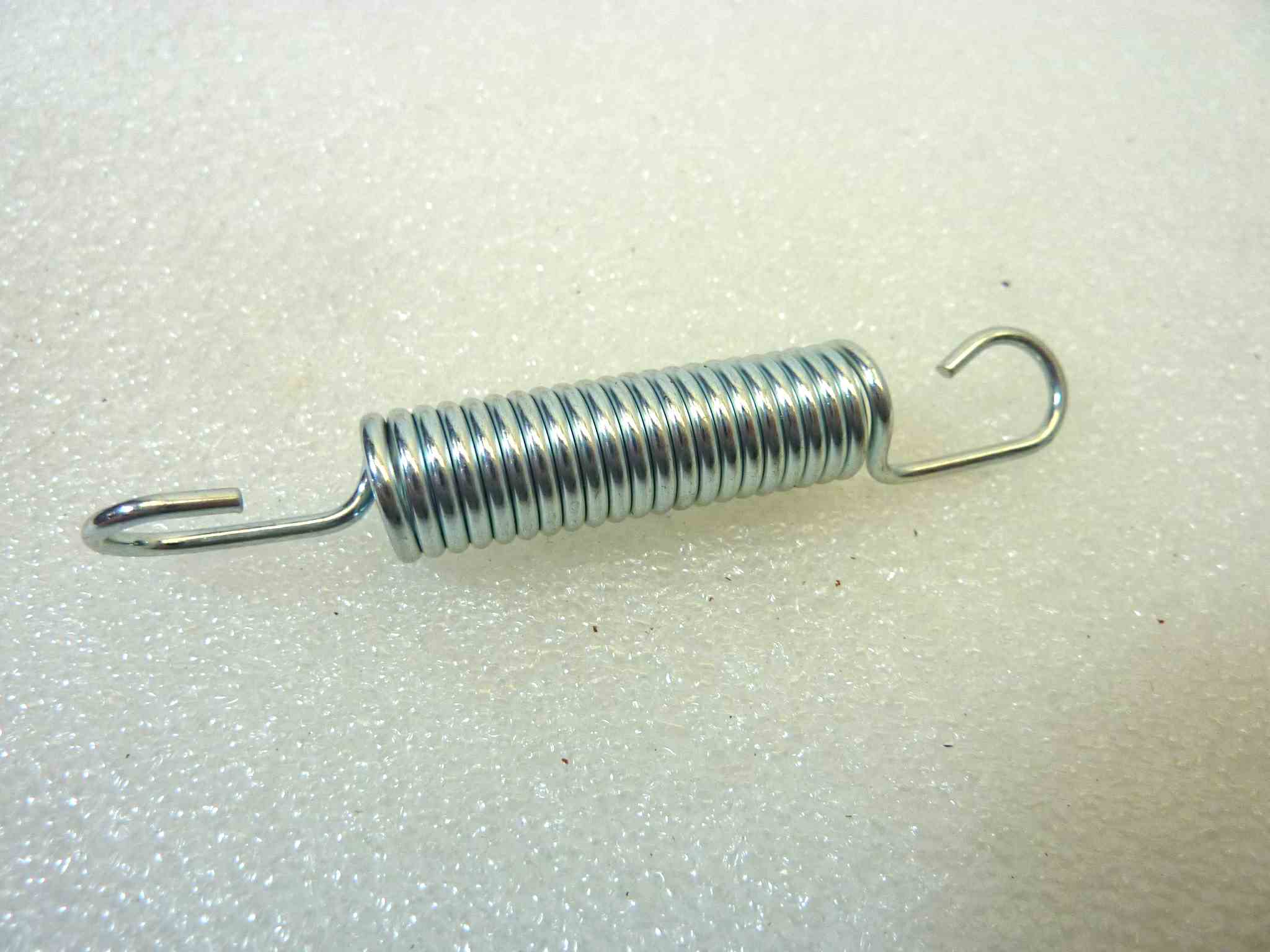 Molla interna braccio Guzzi cod 30434000 1000 Daytona (992 ccm, 1992 - 1996) Moto Guzzi 1000 Daytona Racing (1000 ccm, 1996 - 1997)
Moto Guzzi 1000 Daytona RS (1000 ccm, 1997 - 2000)
Moto Guzzi 1000 Quota (948 ccm, 1992 - 1997)
Moto Guzzi 1000 V10 Centauro (992 ccm, 1996 - 2000)
Moto Guzzi 1000 V10 Centauro GT (992 ccm, 1998 - 2001)
Moto Guzzi 1000 V10 Centauro Sport (1000 ccm, 1998 - 2001)
Moto Guzzi 1100 Quota ES (1064 ccm, 1998 - 2001)
Moto Guzzi 1100 Sport (1064 ccm, 1994 - 1996)
Moto Guzzi 1100 Sport Corsa (1064 ccm, 1998 - 1999)
Moto Guzzi 1100 Sport I.E. (1064 ccm, 1997 - 2000)
Moto Guzzi 1100 V11 Bellagio (1100 ccm, 2003 - )
Moto Guzzi 1100 V11 Cafè Sport (1064 ccm, 2003 - 2005)
Moto Guzzi 1100 V11 Coppa Italia (1064 ccm, 2004 - 2005)
Moto Guzzi 1100 V11 Le Mans (1064 ccm, 1998 - 2005)
Moto Guzzi 1100 V11 Le Mans Naked (1100 ccm, 2001 - 2002)
Moto Guzzi 1100 V11 Le Mans Nero Corsa (1100 ccm, 2004 - 2005)
Moto Guzzi 1100 V11 Le Mans Rosso Corsa (1100 ccm, 2003 - 2005)
Moto Guzzi 1100 V11 Scura (1064 ccm, 2001 - 2002)
Moto Guzzi 1100 V11 Sport (1064 ccm, 1999 - 2001)
Moto Guzzi 1100 V11 Sport Bellagio (1064 ccm, 2005 - 2006)
Moto Guzzi 1100 V11 Sport CAT (1064 ccm, 2003 - 2004)
Moto Guzzi 1200 Stelvio NTX (1151 ccm, 2009 - 2011)
Moto Guzzi 1200 Stelvio NTX (1151 ccm, 2012 - 2017)
cod 30434000 NUOVO Fondo di magazzino Leggi descrizione - immagine 2