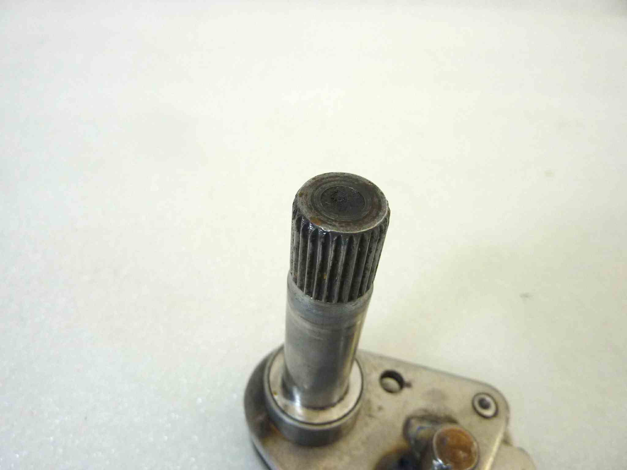 Preselettore cambio Guzzi Serie grossa cod 28236260 VEDI FOTO PERNO MOLLA PER COMPATIBILITA' NUOVO Fondo di magazzino Leggi descrizione - immagine 6