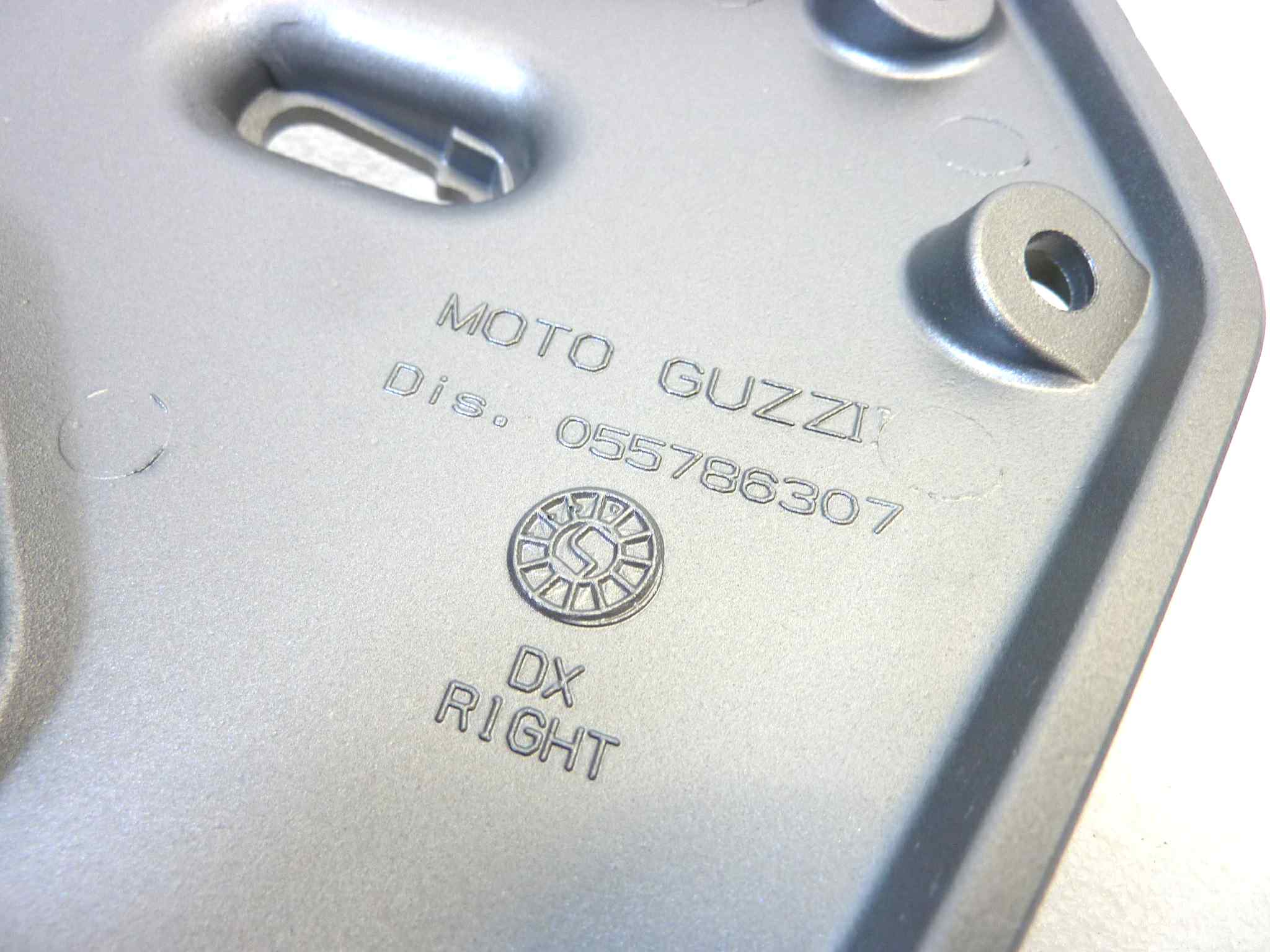 Staffa faro destra Guzzi Breva 850 1200 Sport cod 05578630 NUOVO Fondo di magazzino Leggi descrizione - immagine 7