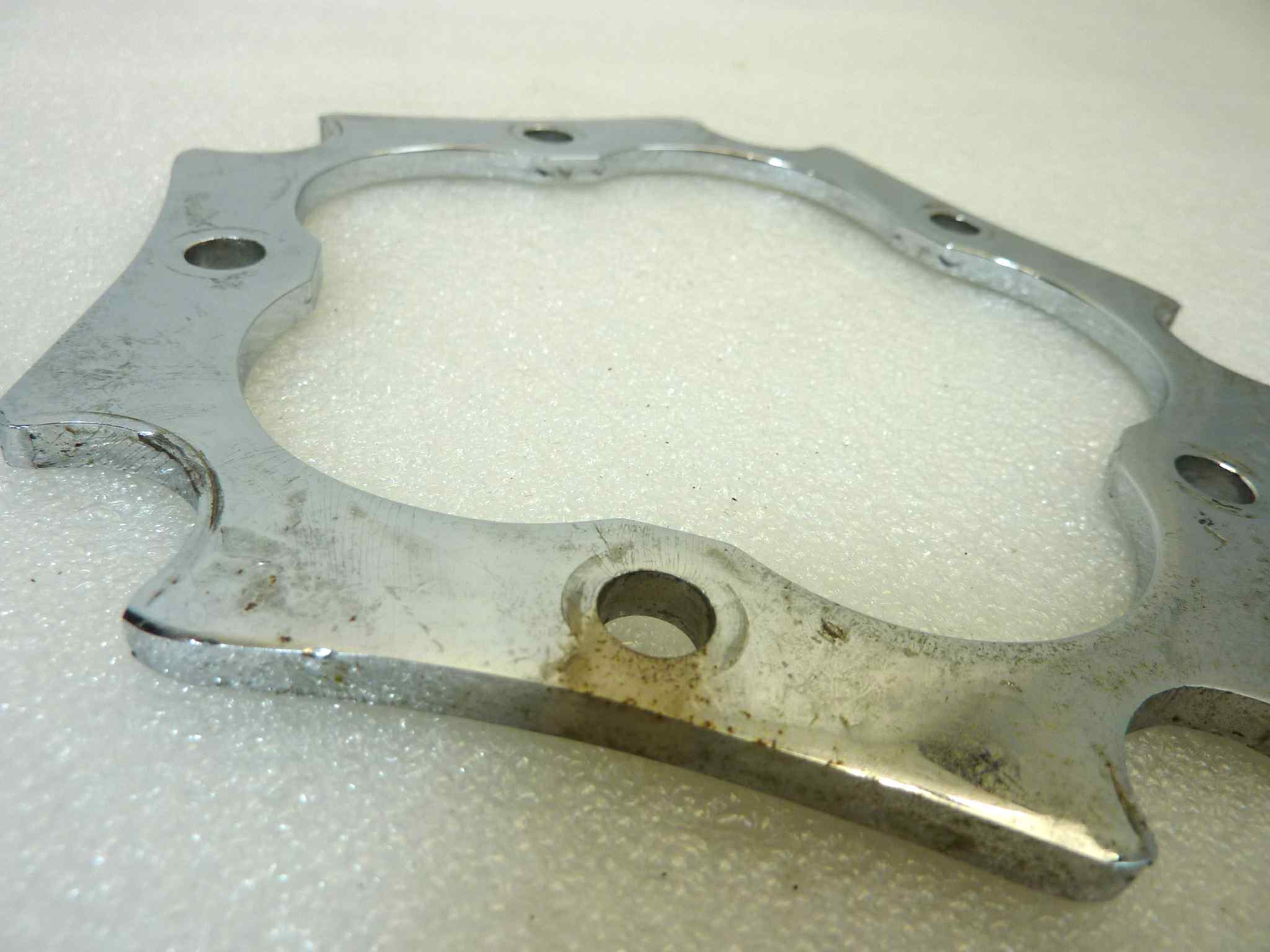 Flangia disco freno Guzzi 1000 California III - VW 1988-1994
1000 Le Mans IV - VV 1984-1987
1000 Le Mans V - VV 1988-1994
1000 S - VV 1990-1993
1000 SP III - VN 1988-1996
1100 California - KC 1994-1997
850 T5 P.A. - VR400 1994-2001
California 1000 i.e. - VY 1990-1994
California 1100 i.e. - KC 1994-1995 cromata - immagine 2