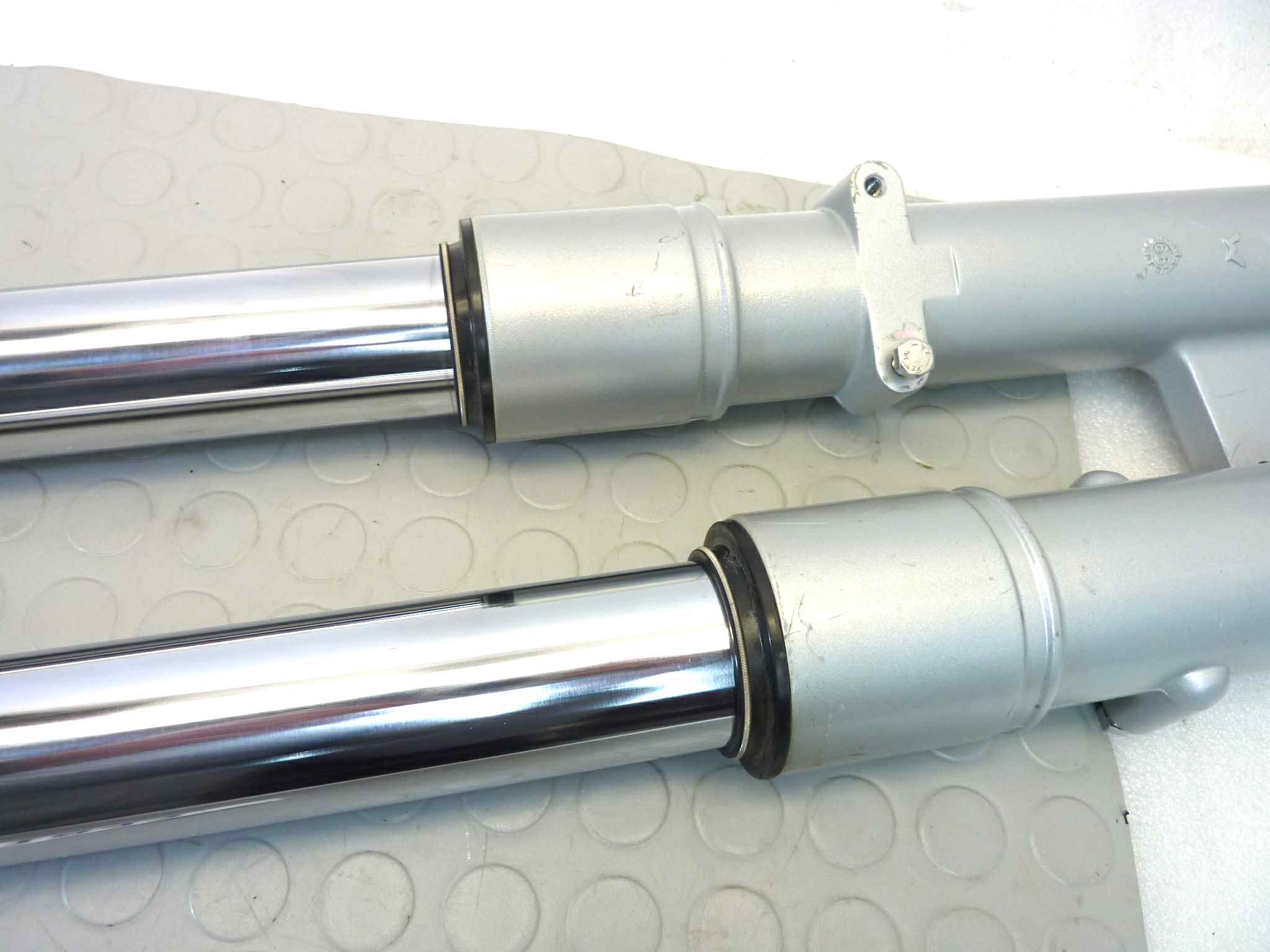 Steli forcella anteriore Guzzi Quota 1100 diam 45 mm - immagine 5