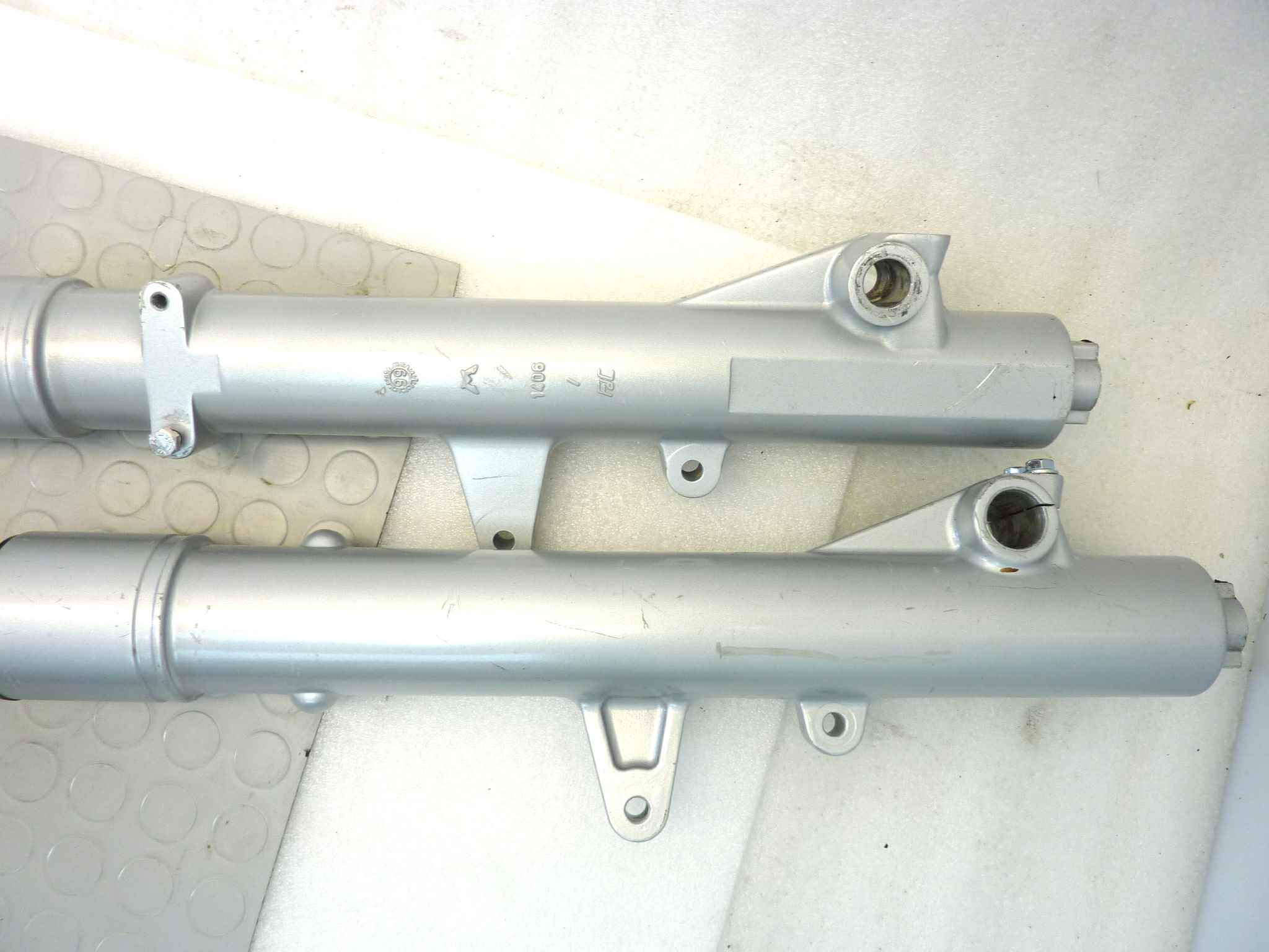Steli forcella anteriore Guzzi Quota 1100 diam 45 mm - immagine 7
