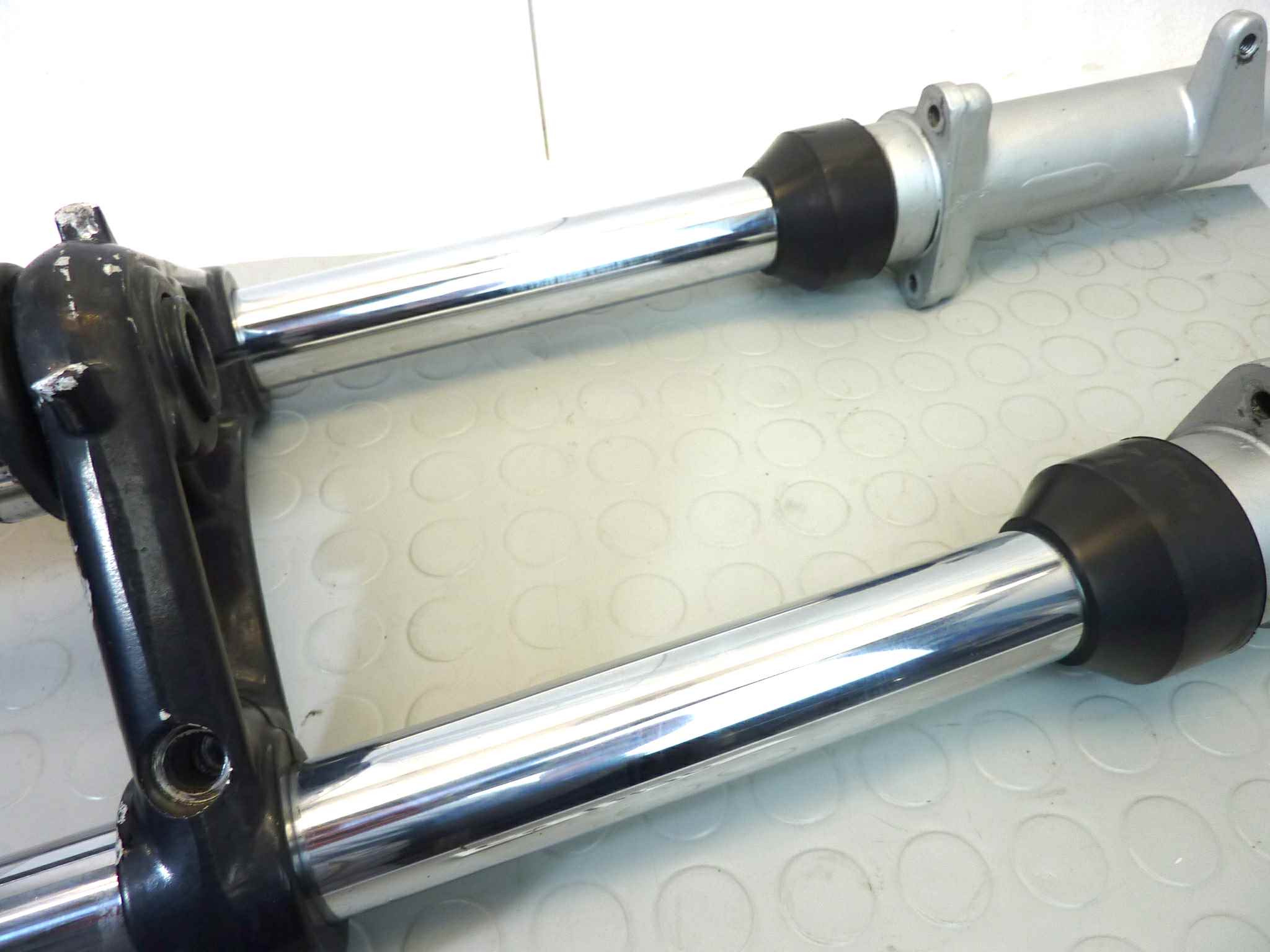 Forcella anteriore Moto Guzzi V35 III Nevada 750 Club - immagine 5